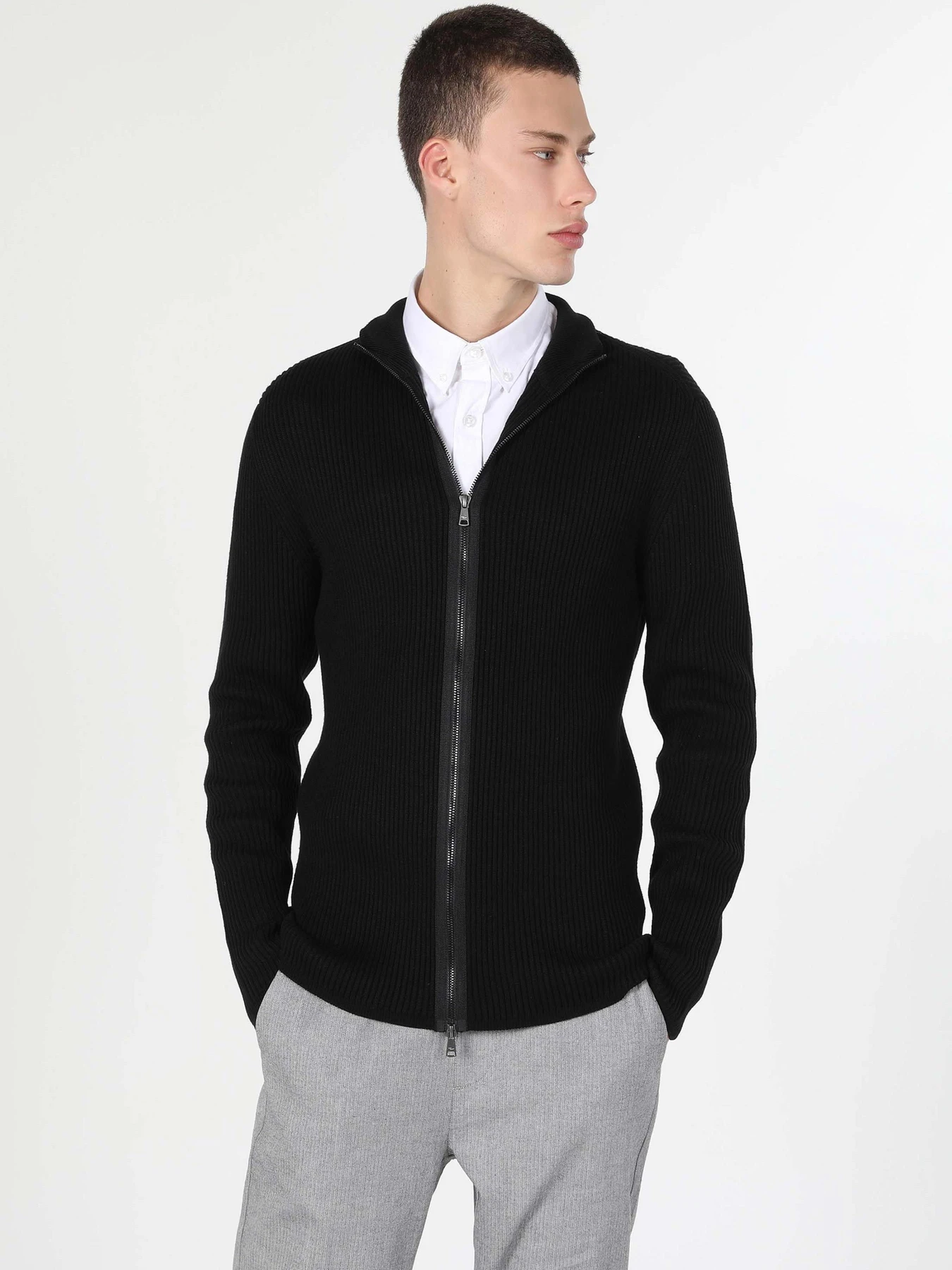 Худи и свитшоты Colin’s модель CL1055784_Q1.V1_BLK Фото