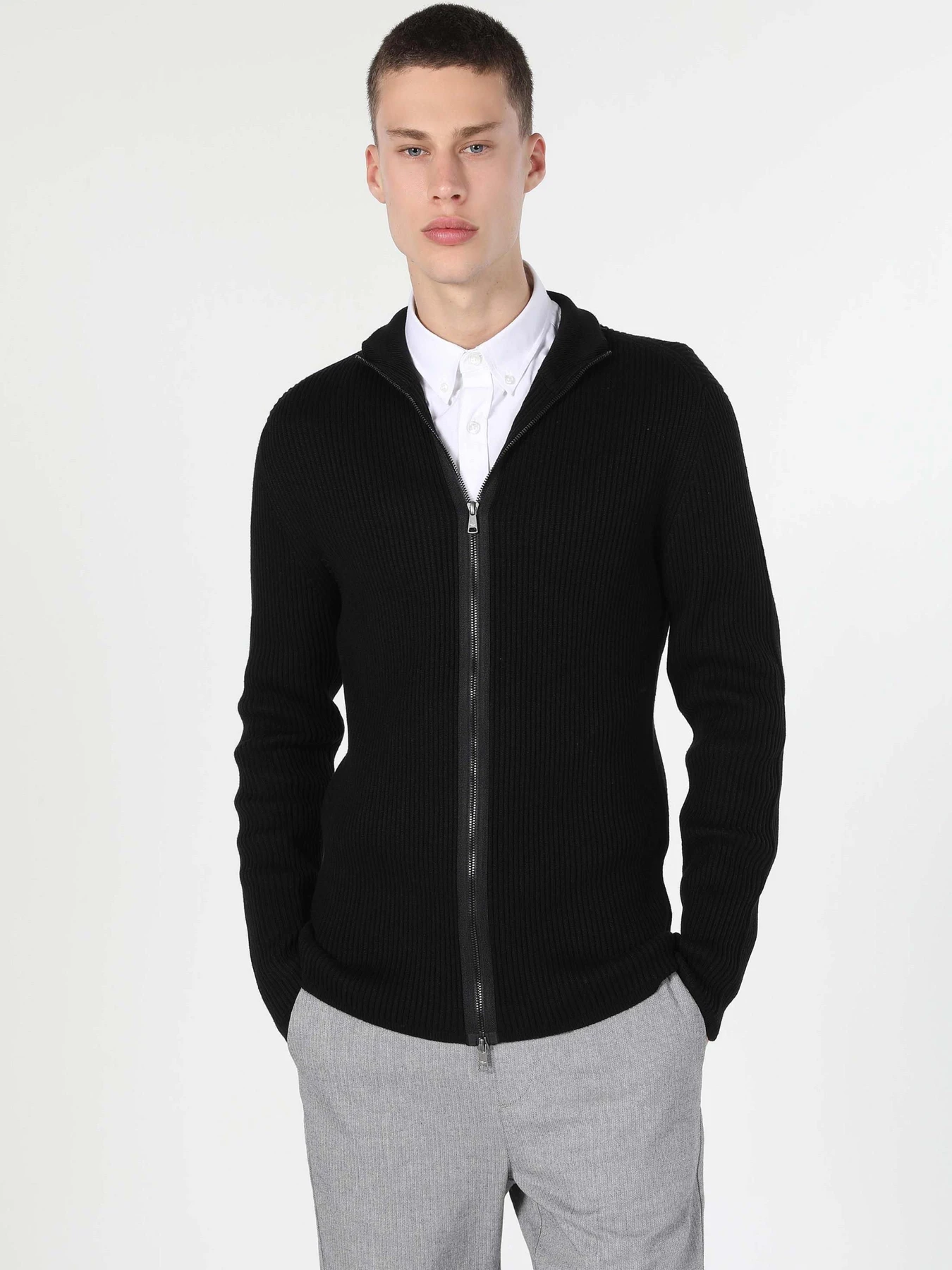 Худи и свитшоты Colin’s модель CL1055784_Q1.V1_BLK Фото