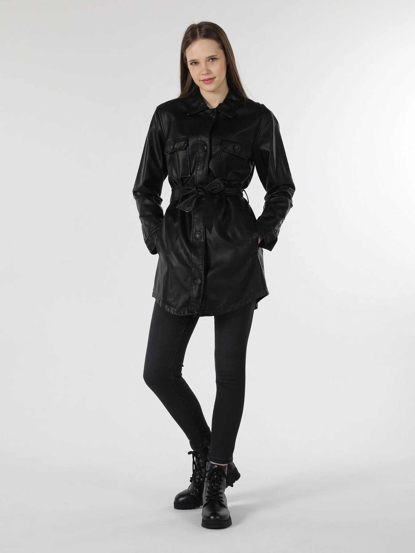 Куртки и дубленки Colin’s модель CL1055736_Q1.V1_BLK Фото