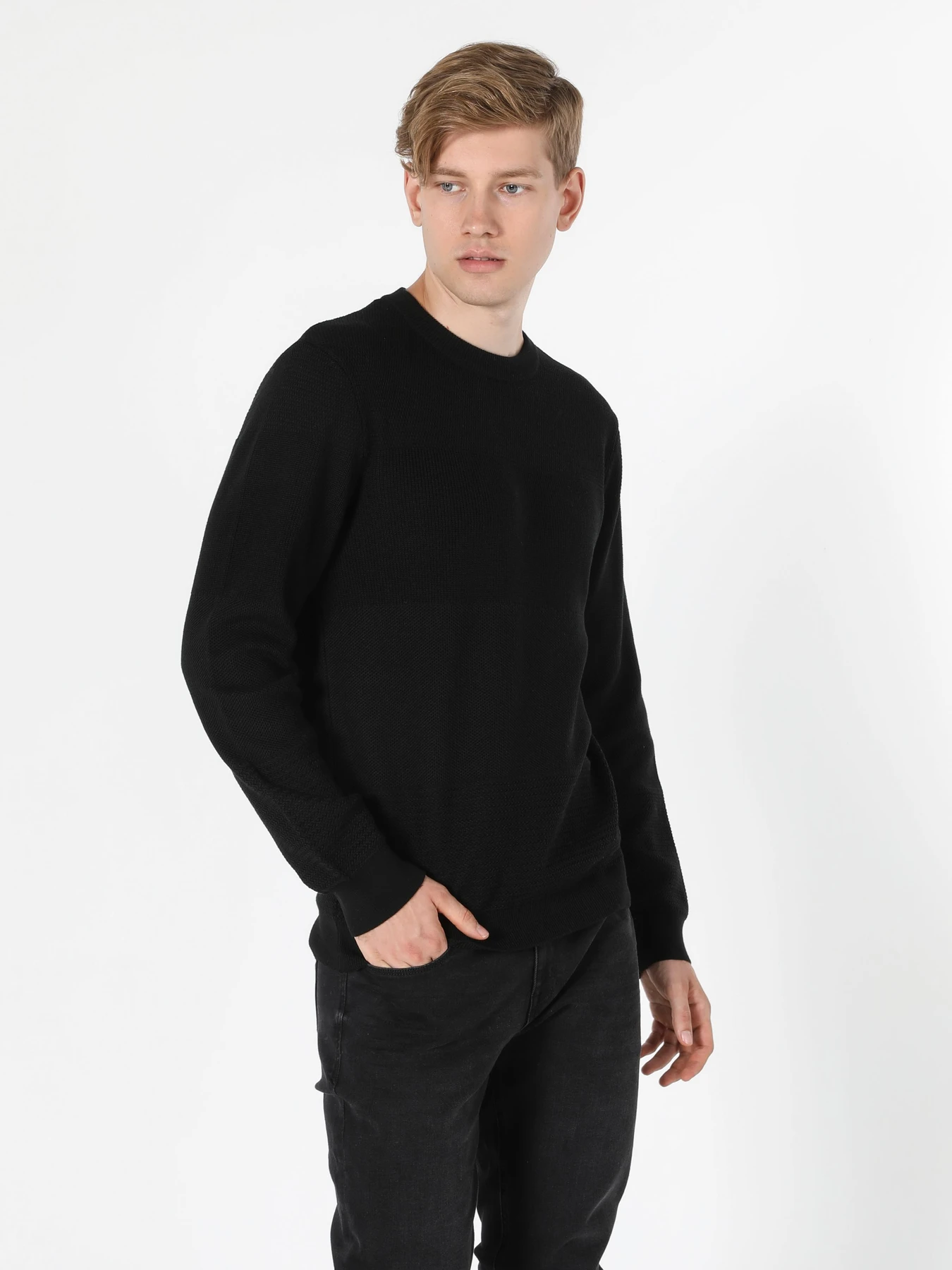 Худі та світшоти Colin’s модель CL1056032_Q1.V1_BLK Фото