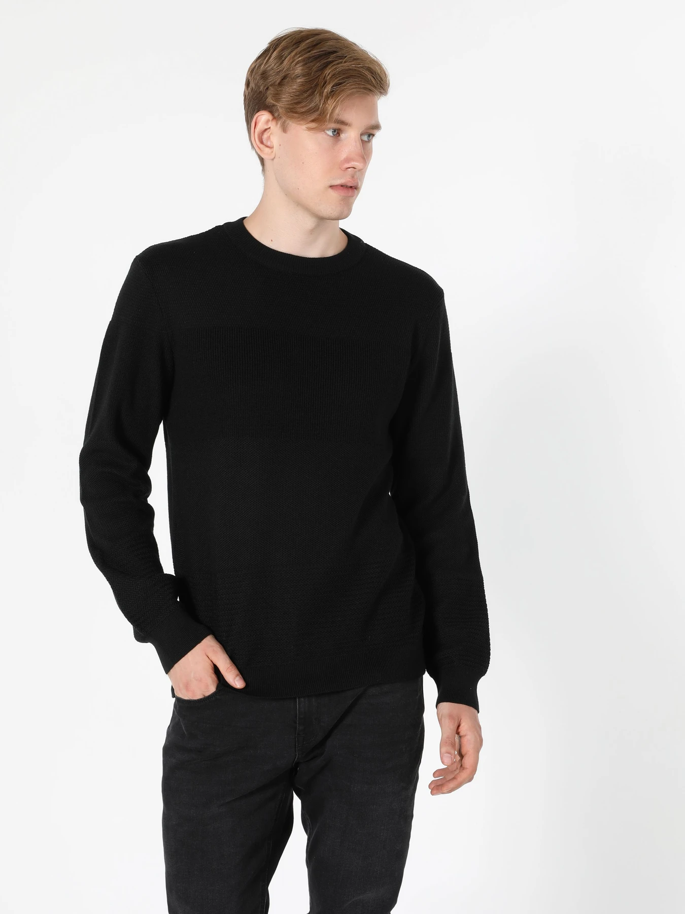 Худі та світшоти Colin’s модель CL1056032_Q1.V1_BLK Фото