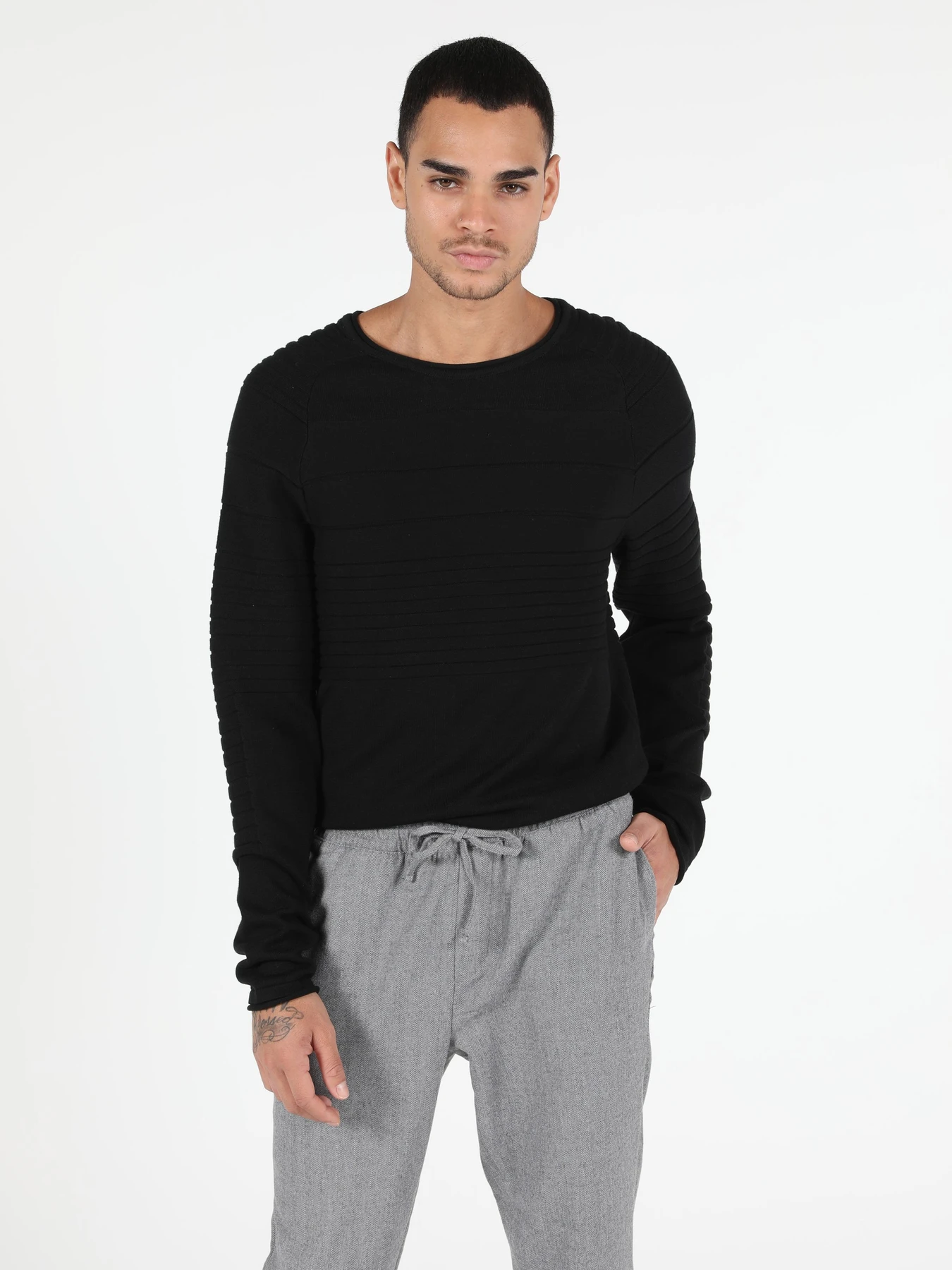 Худи и свитшоты Colin’s модель CL1050729_Q1.V1_BLK Фото