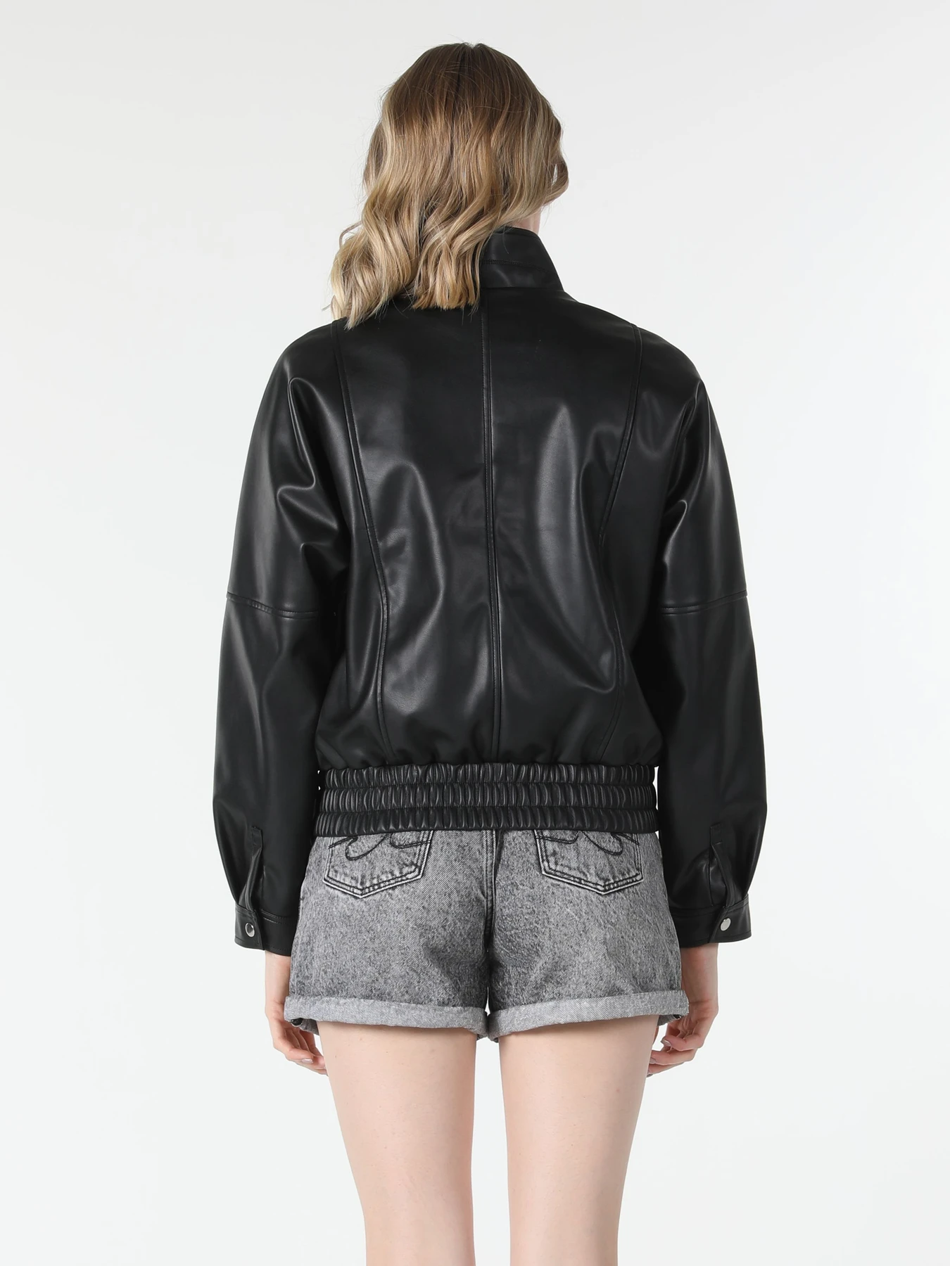 Куртки и дубленки Colin’s модель CL1057279_Q1.V1_BLK Фото