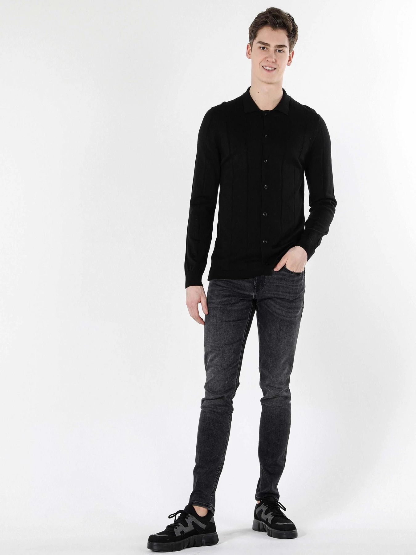 Худи и свитшоты Colin’s модель CL1056906_Q1.V1_BLK Фото