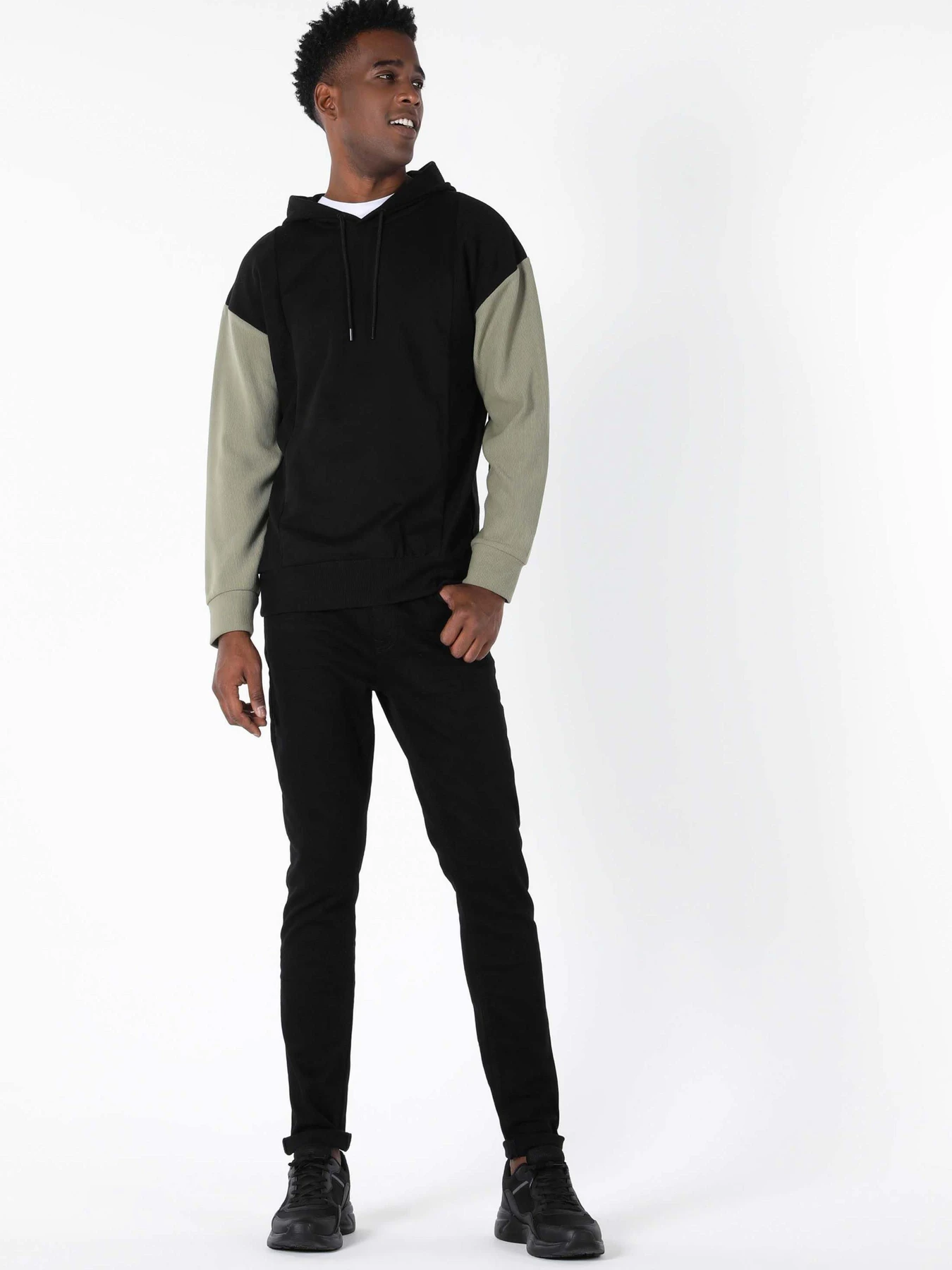 Худи и свитшоты Colin’s модель CL1057457_Q1.V1_BLK Фото