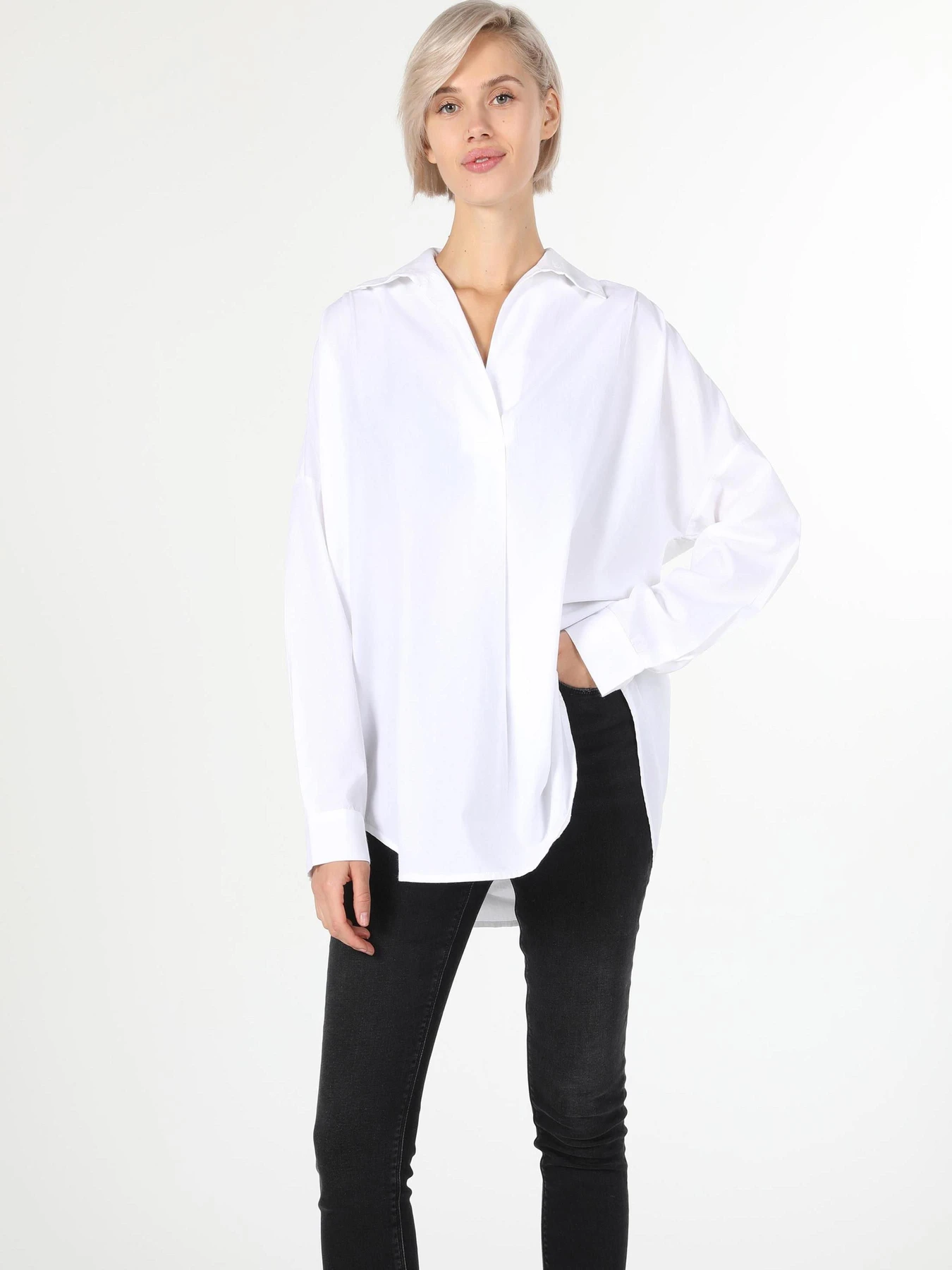 Сорочки Colin’s модель CL1059741_Q1.V1_WHT Фото