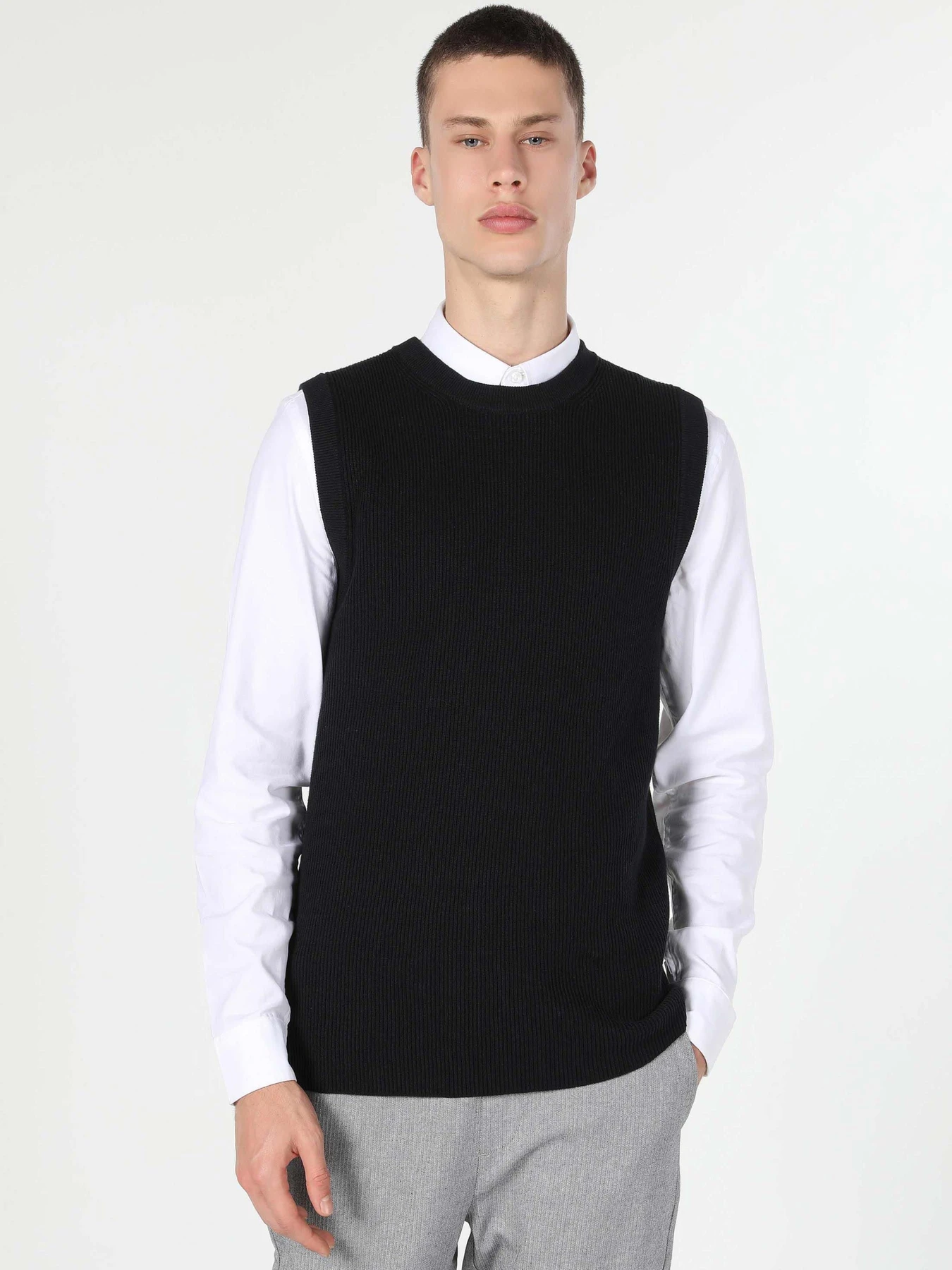 Худі та світшоти Colin’s модель CL1060495_Q1.V1_BLK Фото