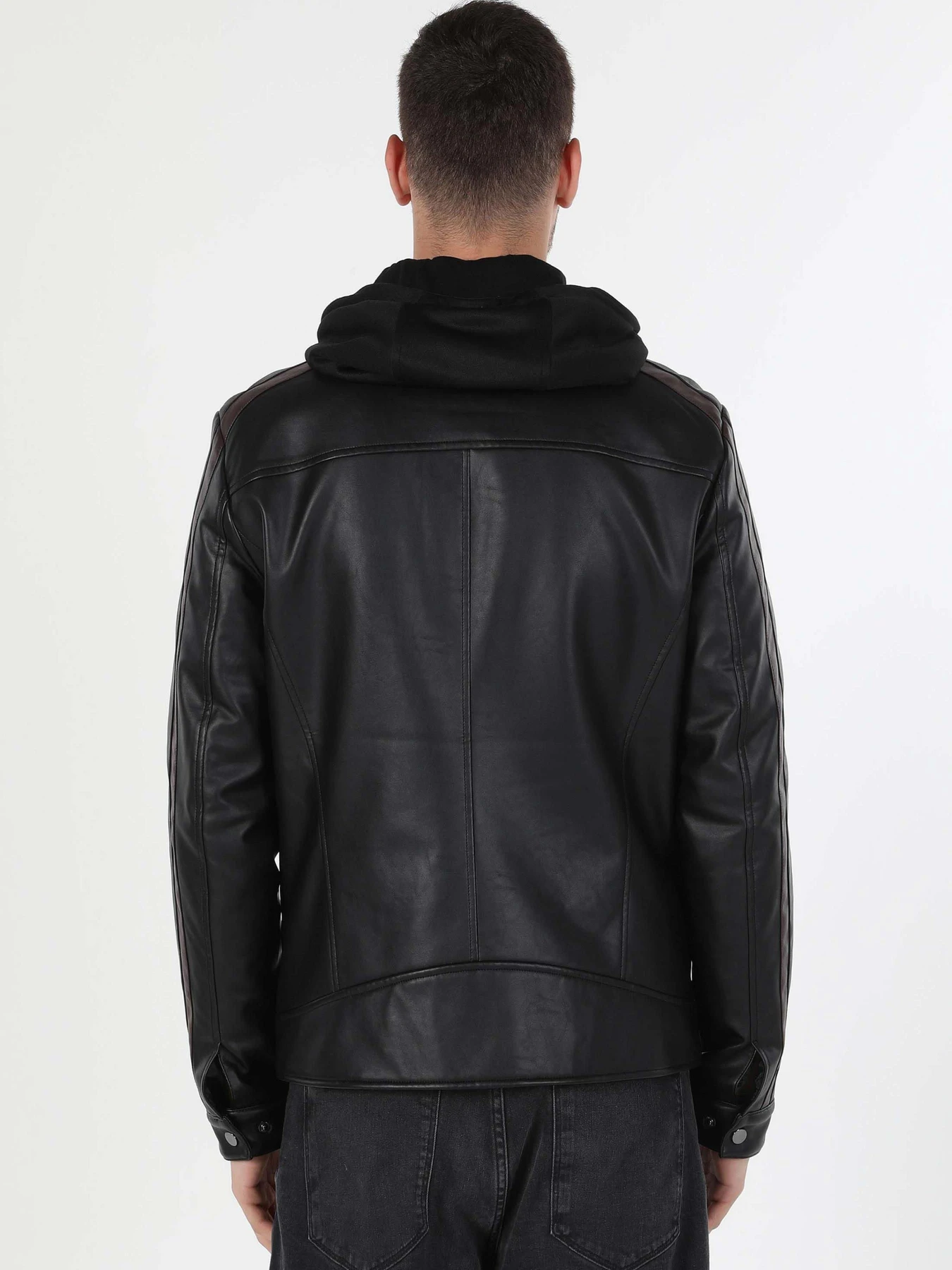 Куртки и дубленки Colin’s модель CL1060746_Q1.V1_BLK Фото