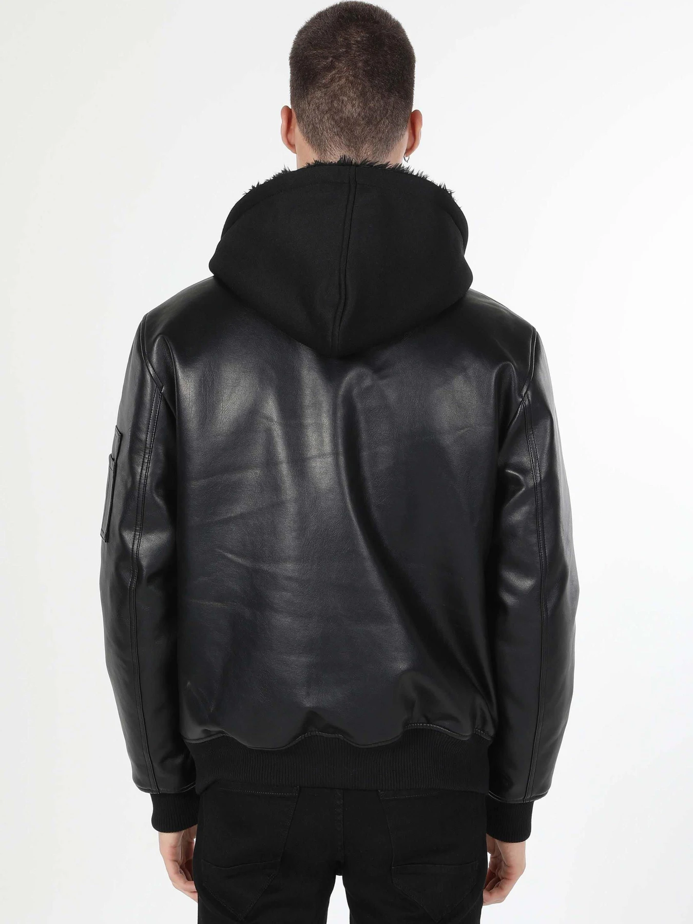 Куртки и дубленки Colin’s модель CL1060744_Q1.V1_BLK Фото