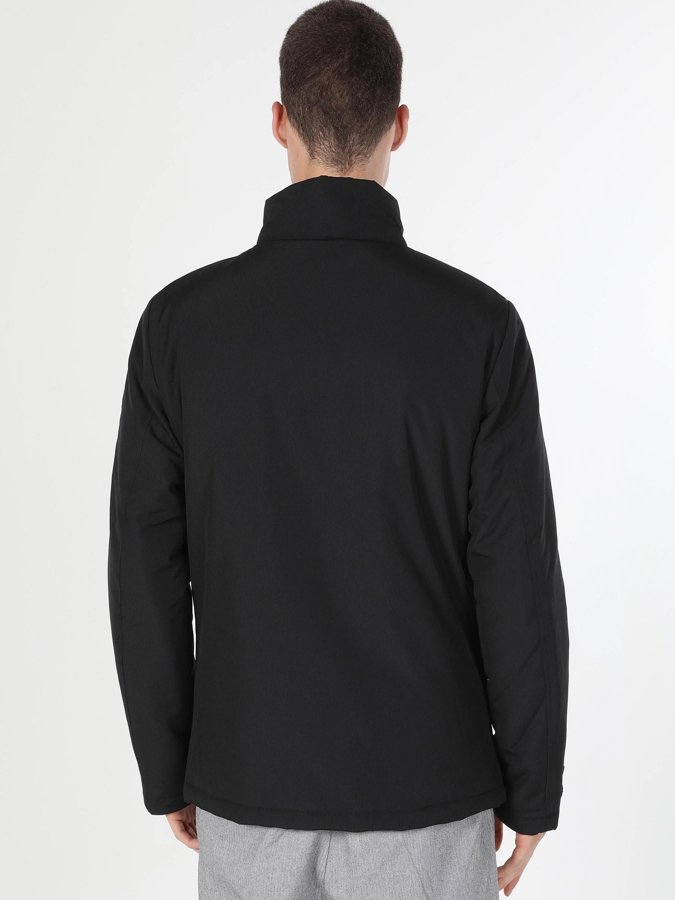 Куртки и дубленки Colin’s модель CL1060976_Q1.V1_BLK Фото
