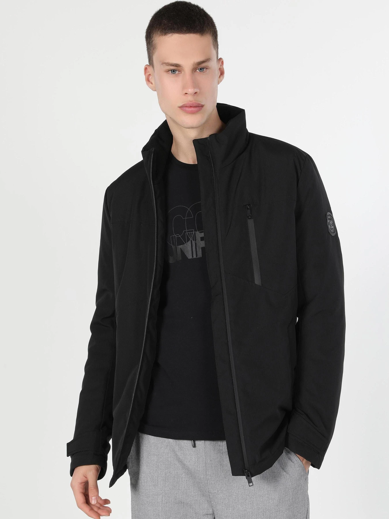 Куртки и дубленки Colin’s модель CL1060976_Q1.V1_BLK Фото