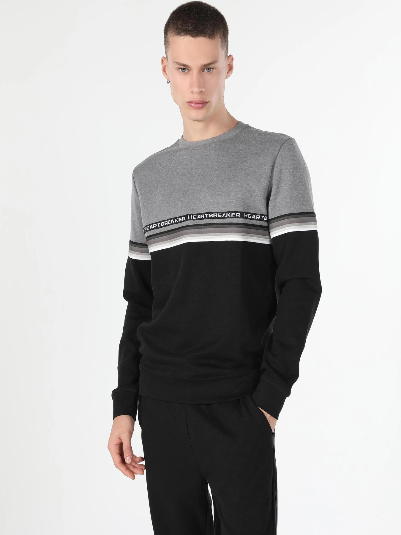 Худі та світшоти Colin’s модель CL1059893_Q1.V1_BLK Фото