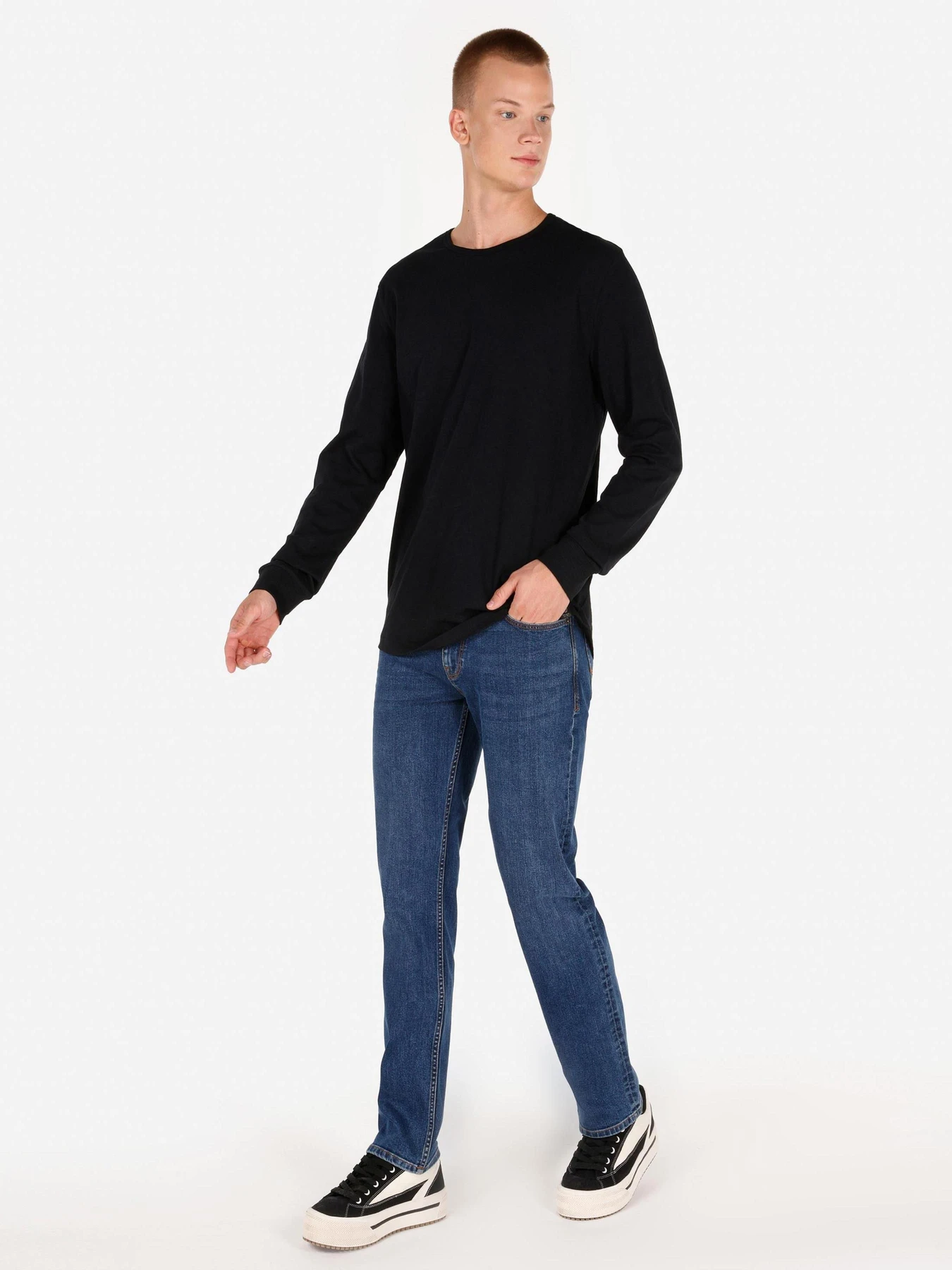Худи и свитшоты Colin’s модель CL1065872_Q1.V1_BLK Фото
