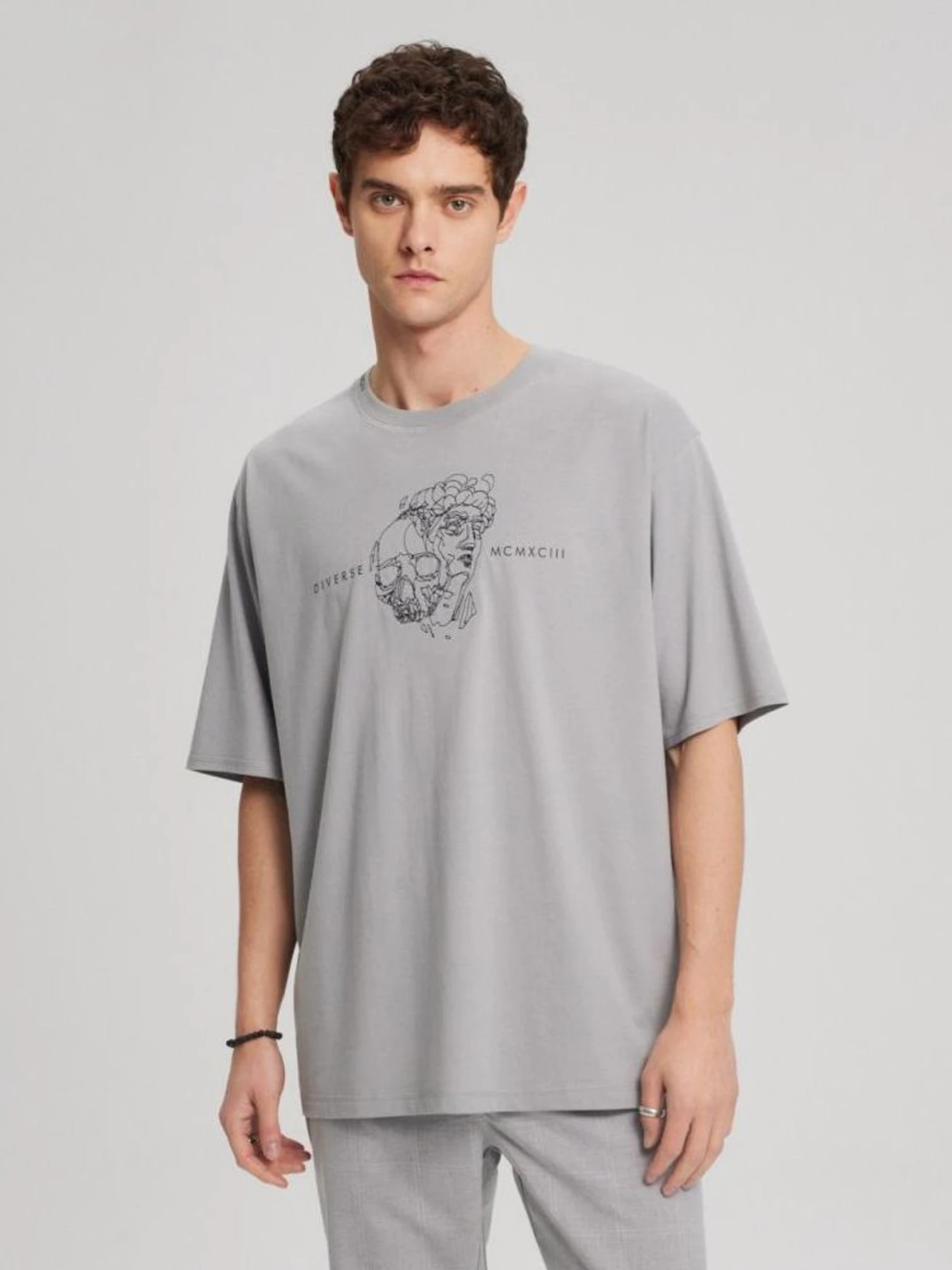 Футболки и поло DIVERSE Prm Skull B модель 10043956 Футболки и поло DIVERSE Prm Skull B модель 10043956 Фото
