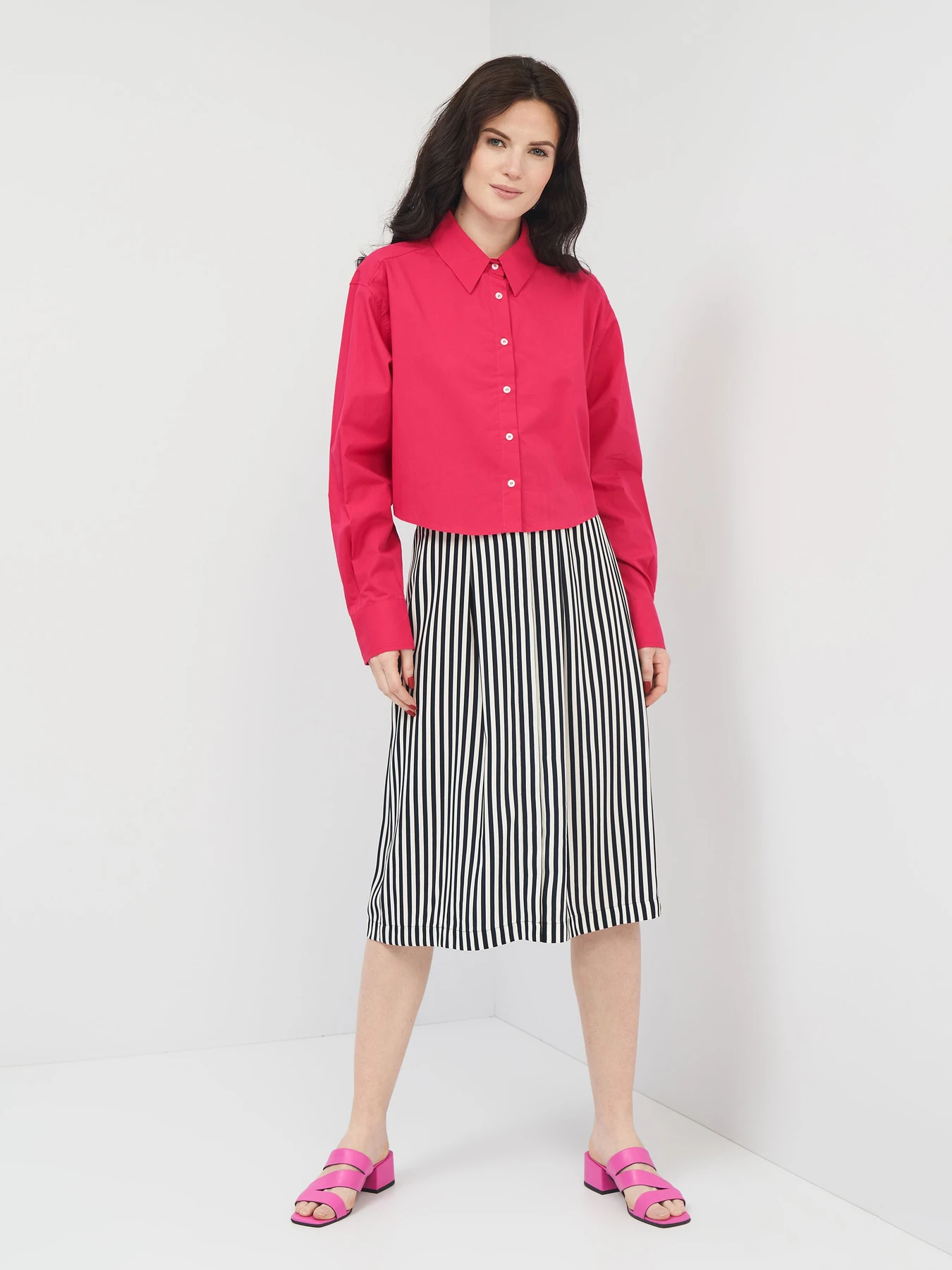 Спідниці H&M модель 4477690log_бело-синий Фото