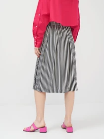 Спідниці H&M модель 4477690log_бело-синий Фото