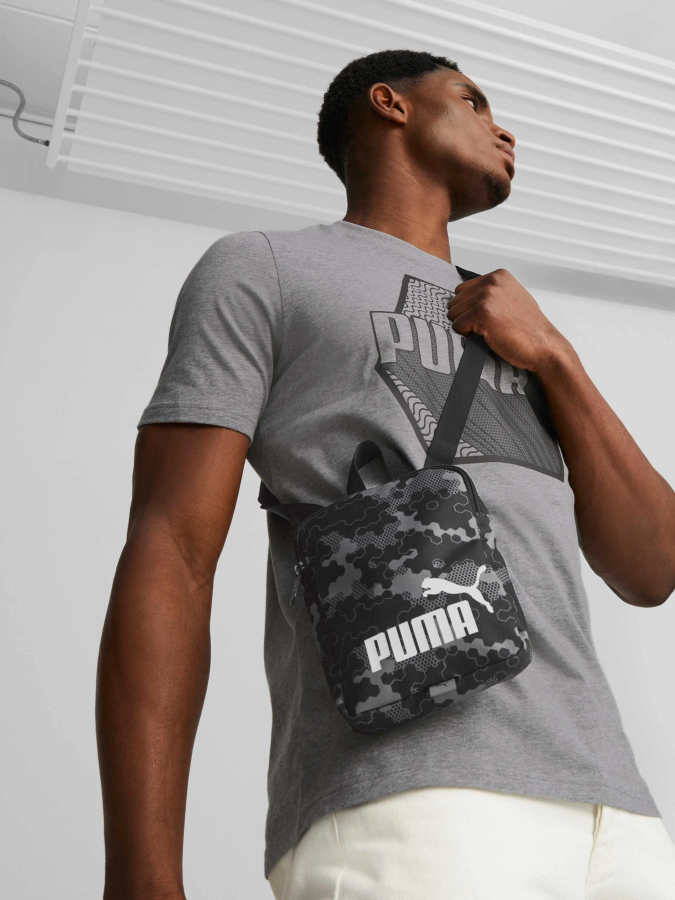 Сумки PUMA Phase Aop Portable модель 079544 Фото