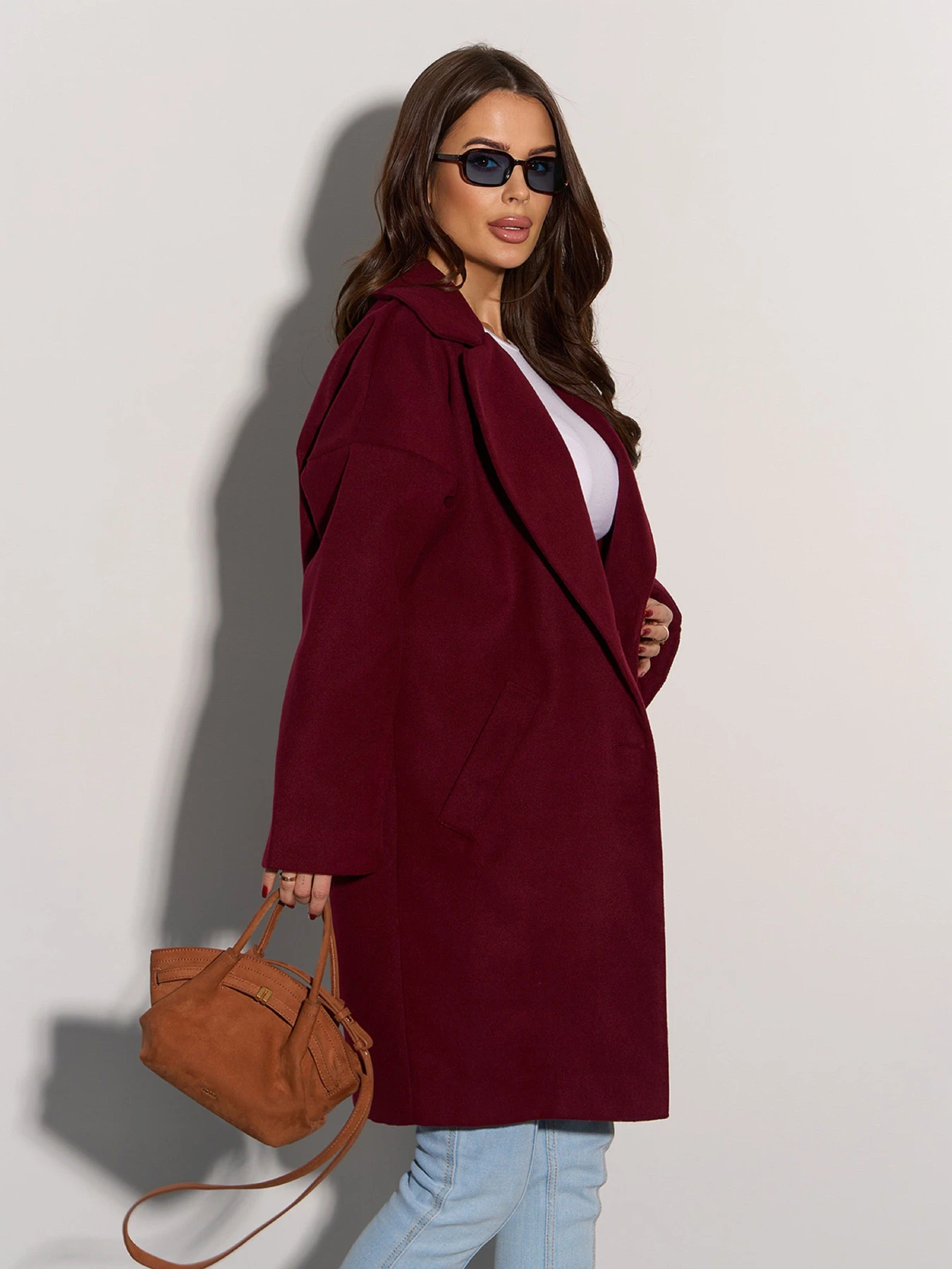 Пальто и плащи ISSA Plus модель 15089_бордовый Пальто и плащи ISSA Plus модель 15089_бордовый Фото