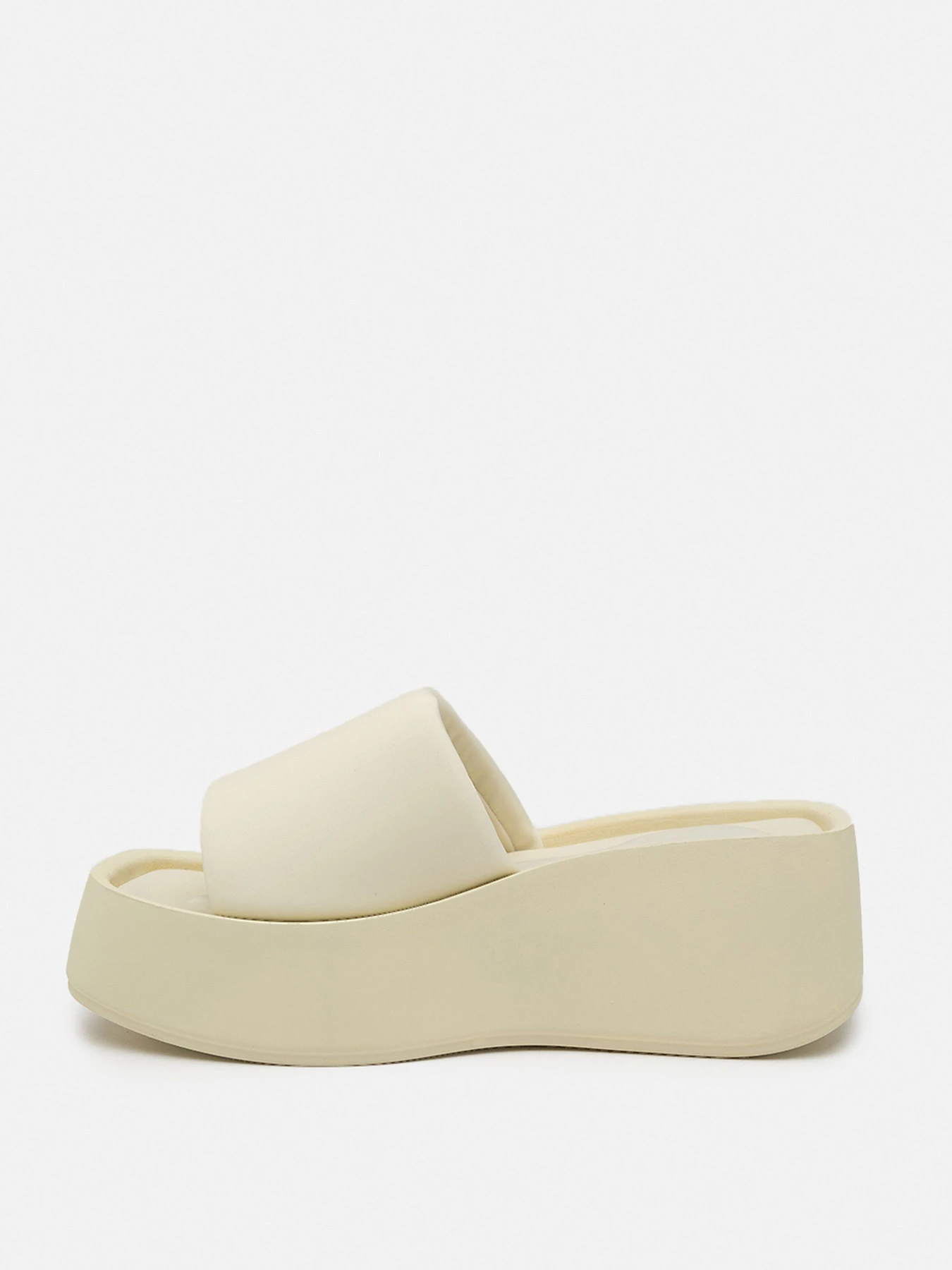 Шльопанці YUKI модель ЦБ-00238329 Шльопанці YUKI модель ЦБ-00238329 Фото