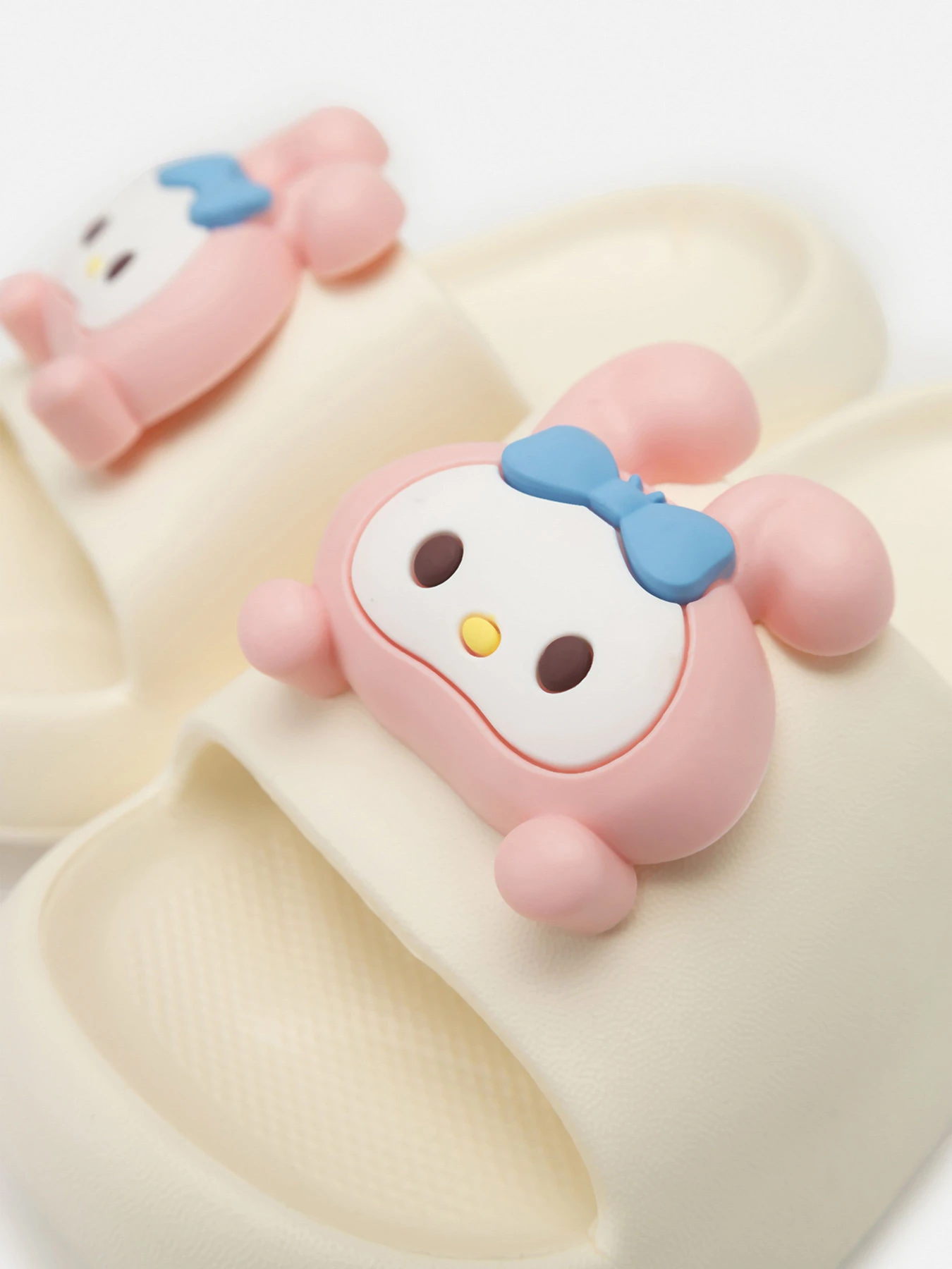 Шлёпанцы YUKI модель ЦБ-00267983 Шлёпанцы YUKI модель ЦБ-00267983 Фото