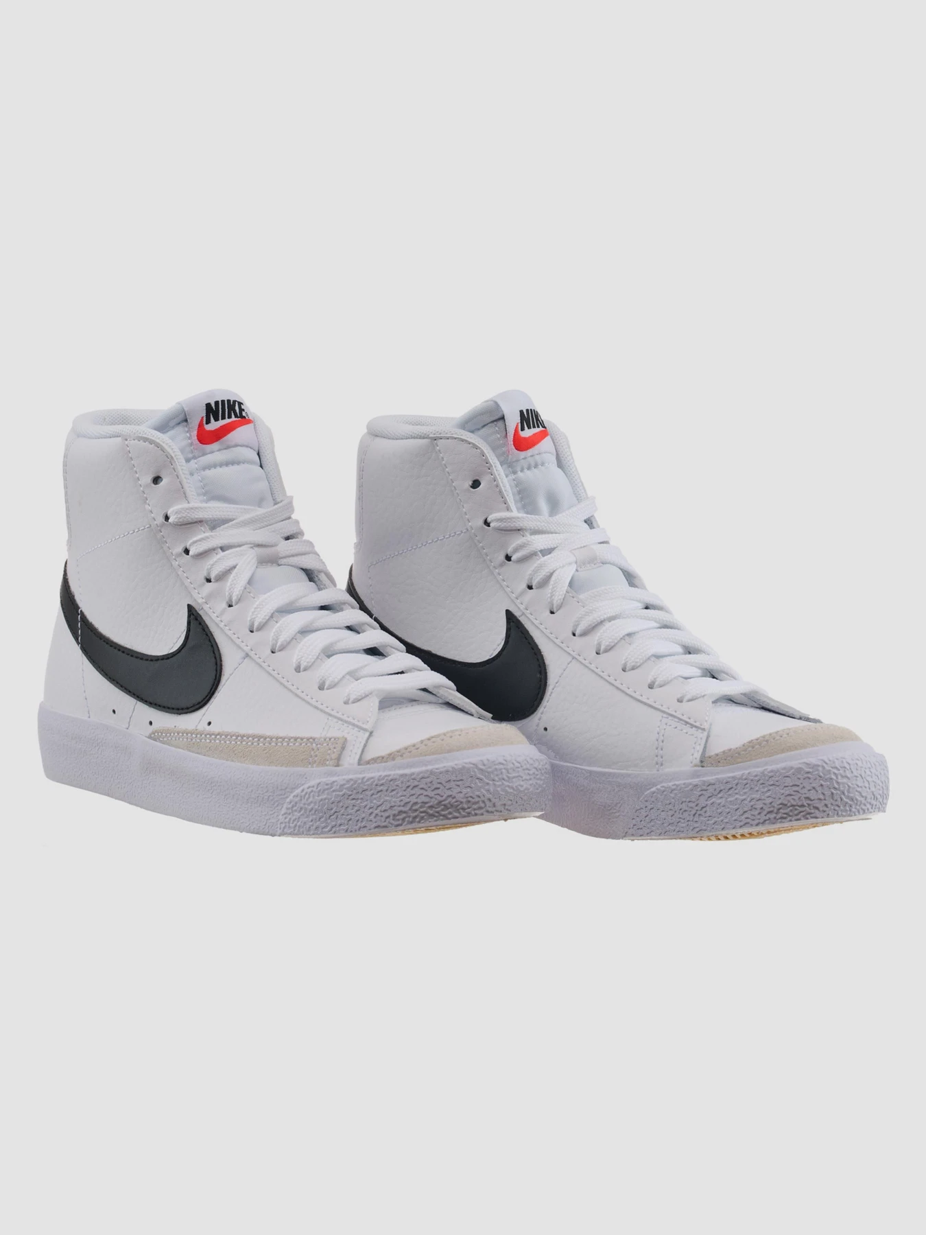 Кеди NIKE Nike Blazer Mid 77 модель DA4086-100 Кеди NIKE Nike Blazer Mid 77 модель DA4086-100 Фото