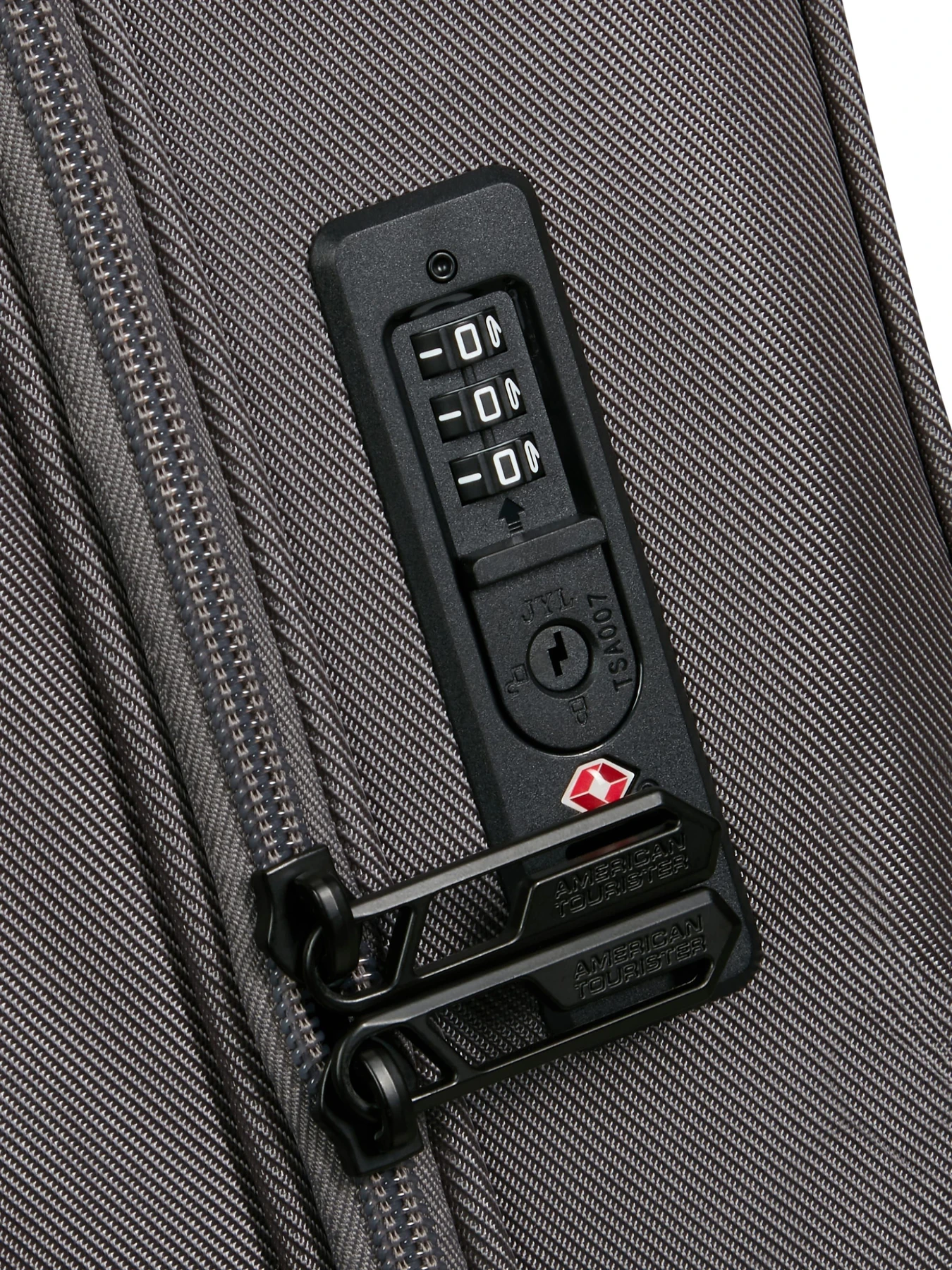 Дорожные сумки и чемоданы American Tourister модель MD108009 Фото