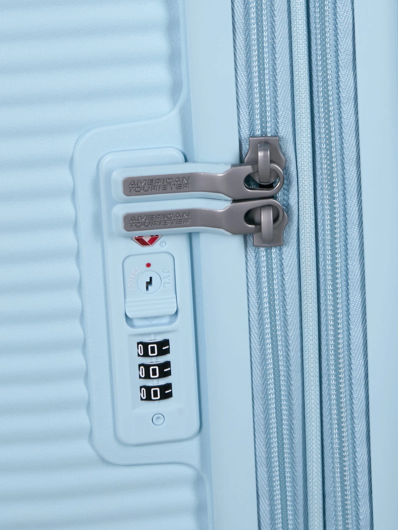 Дорожні сумки та валізи American Tourister модель 32G22002 Фото