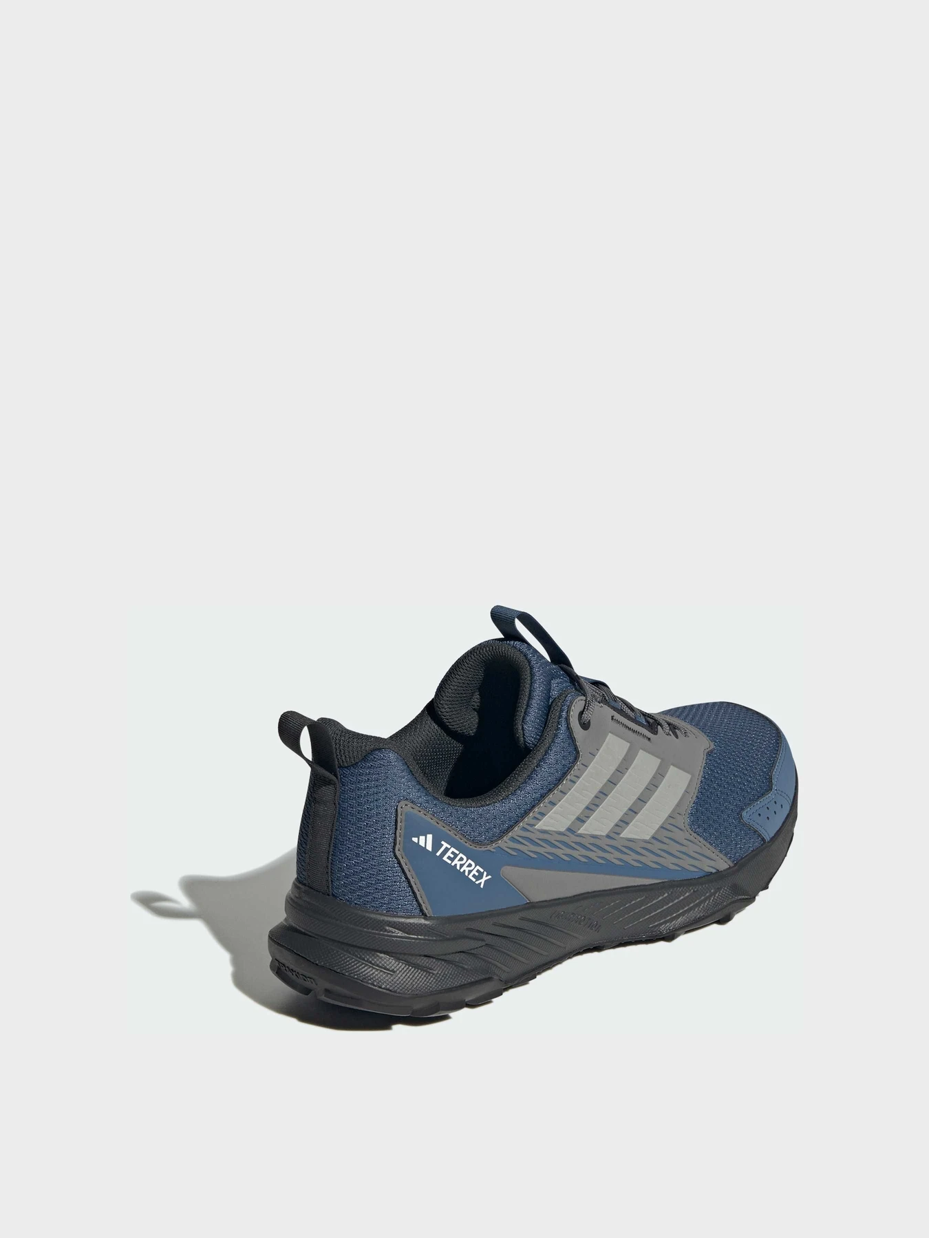 Кроссовки Adidas модель JI0958 Кроссовки Adidas модель JI0958 Фото
