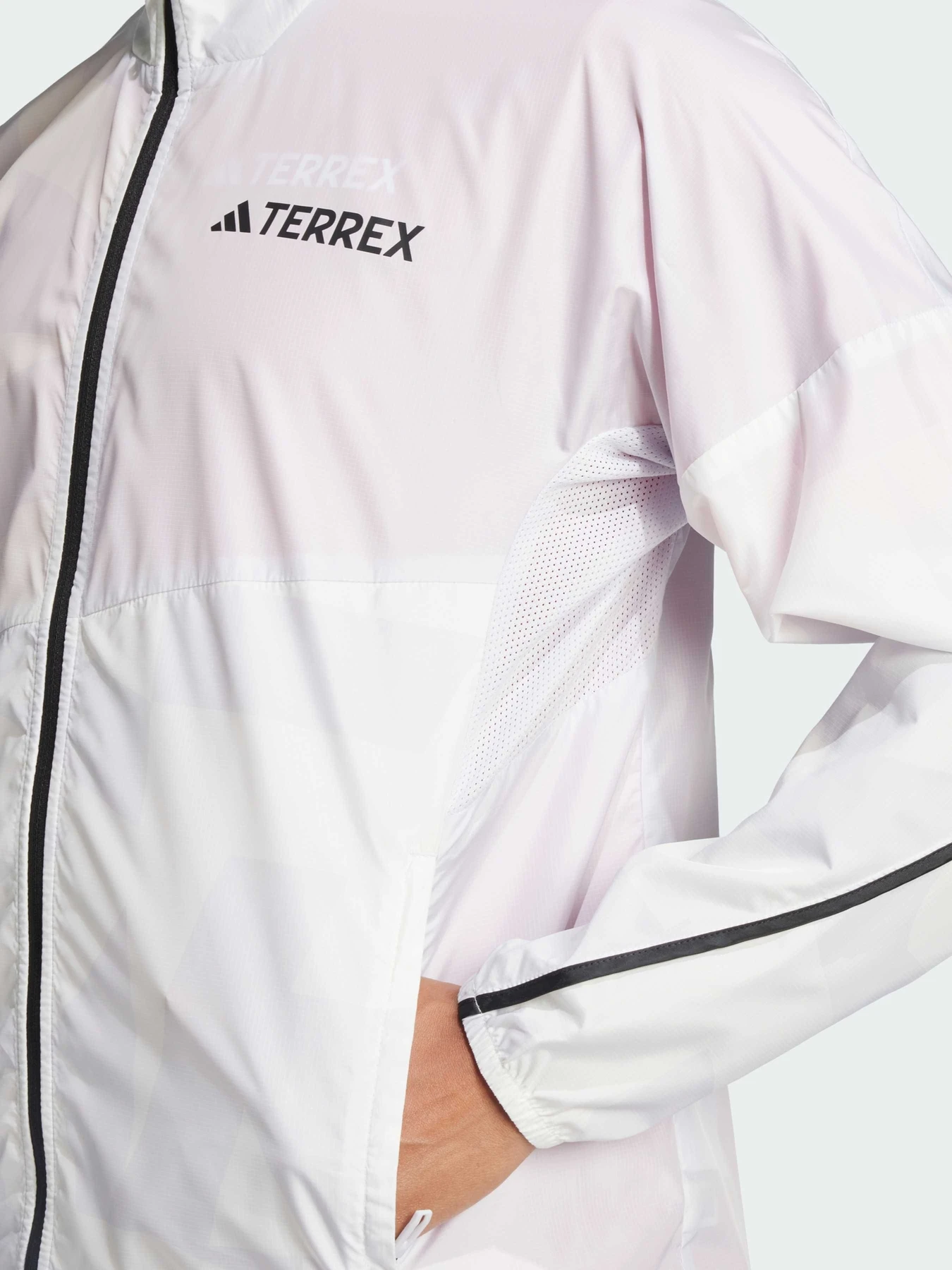 Куртки та дублянки Adidas модель JD8437 Фото