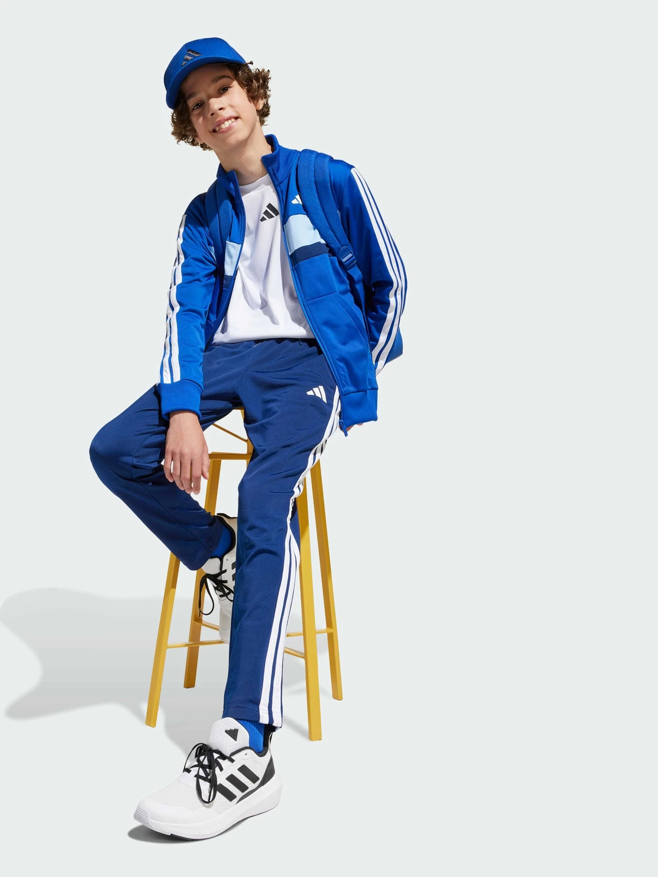 Костюмы Adidas модель JC7518 Костюмы Adidas модель JC7518 Фото