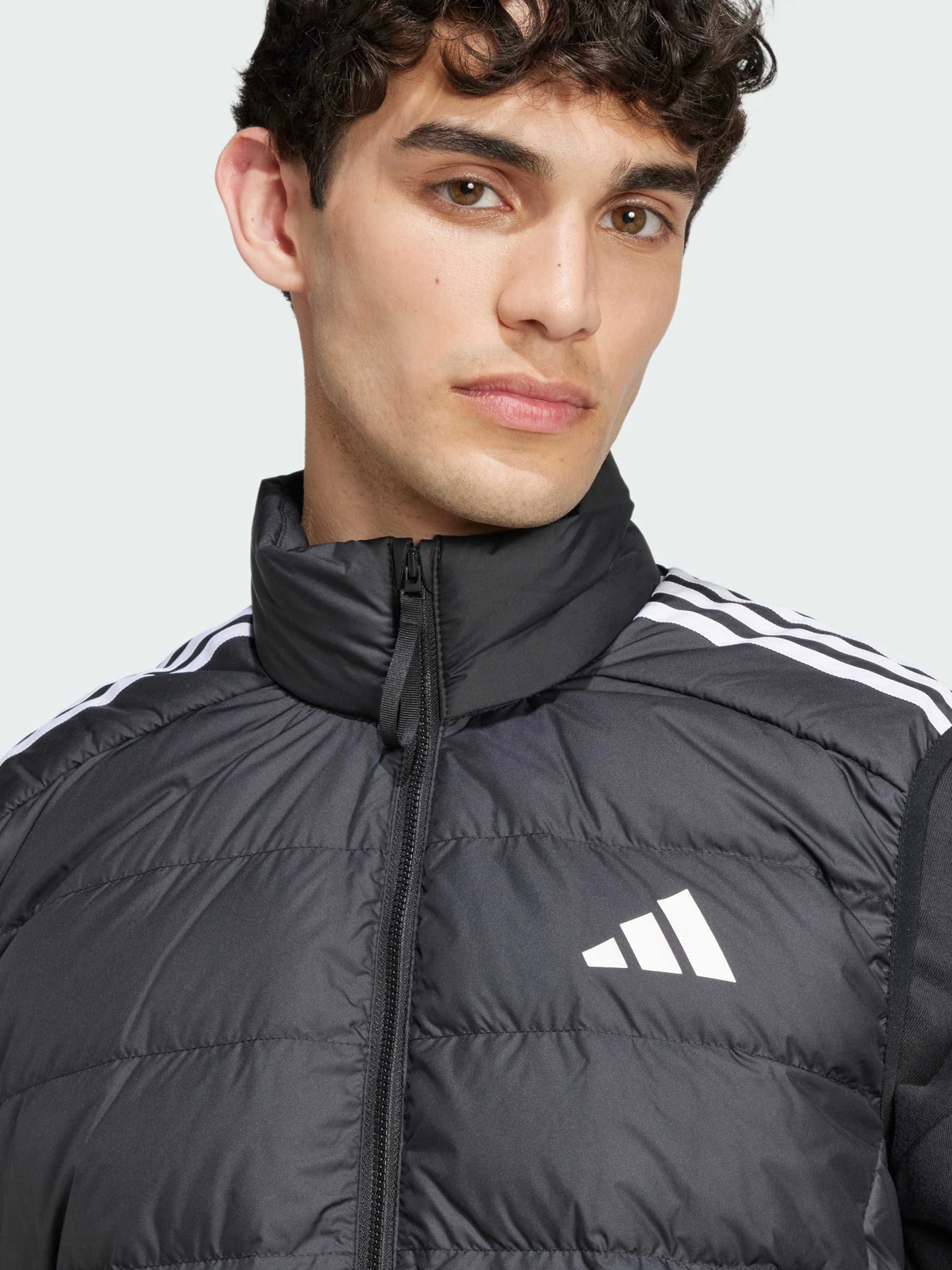 Куртки и дубленки Adidas модель JJ1203 Фото