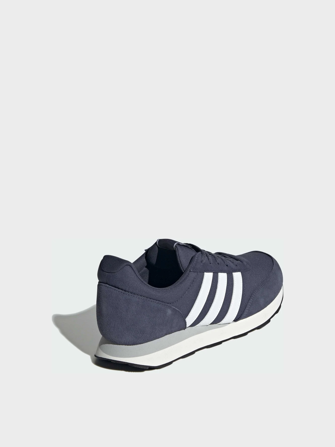 Кроссовки Adidas модель IE3825 Кроссовки Adidas модель IE3825 Фото