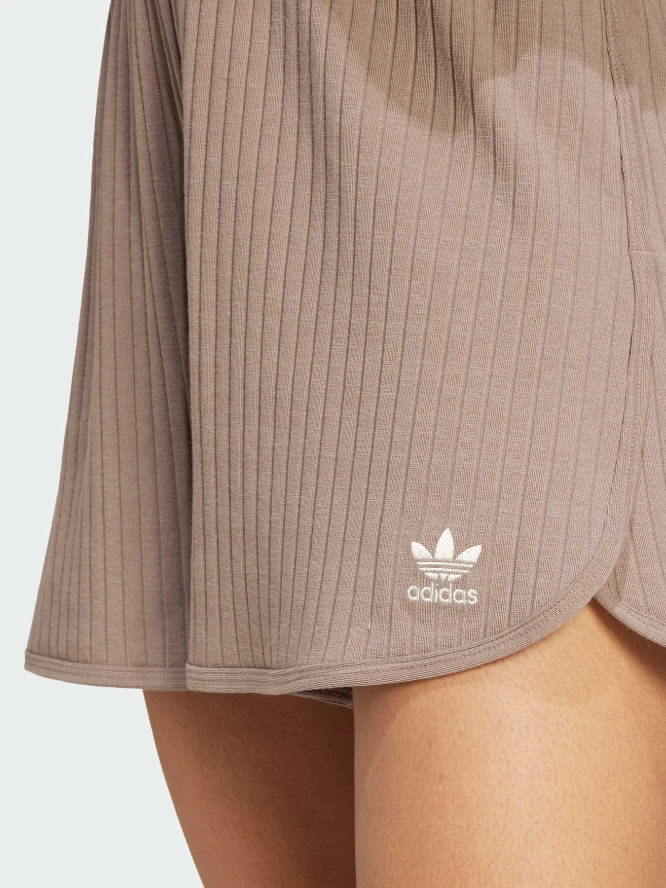 Шорты Adidas модель JD1484 Шорты Adidas модель JD1484 Фото