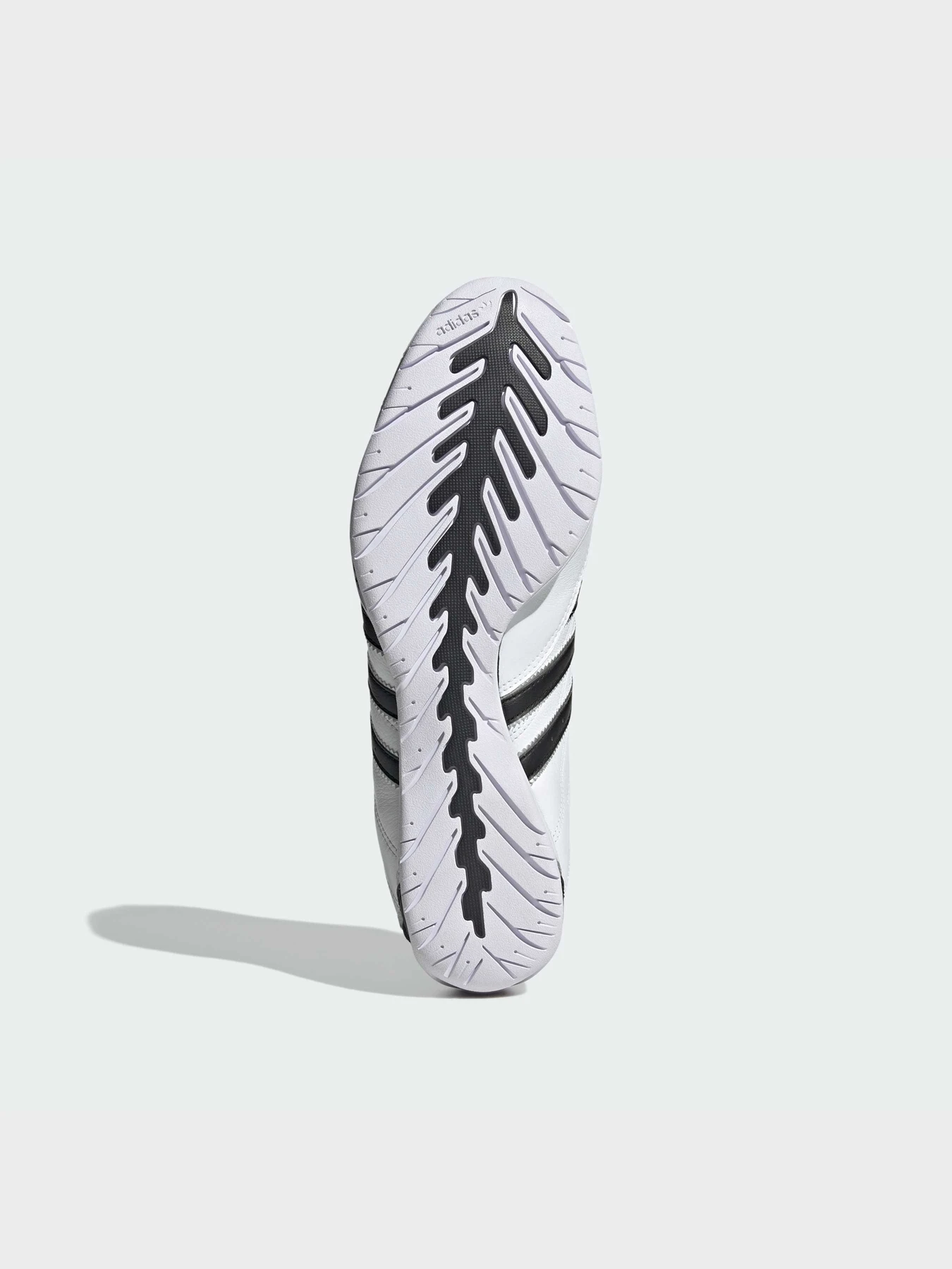 Кроссовки Adidas модель JH8732 Кроссовки Adidas модель JH8732 Фото
