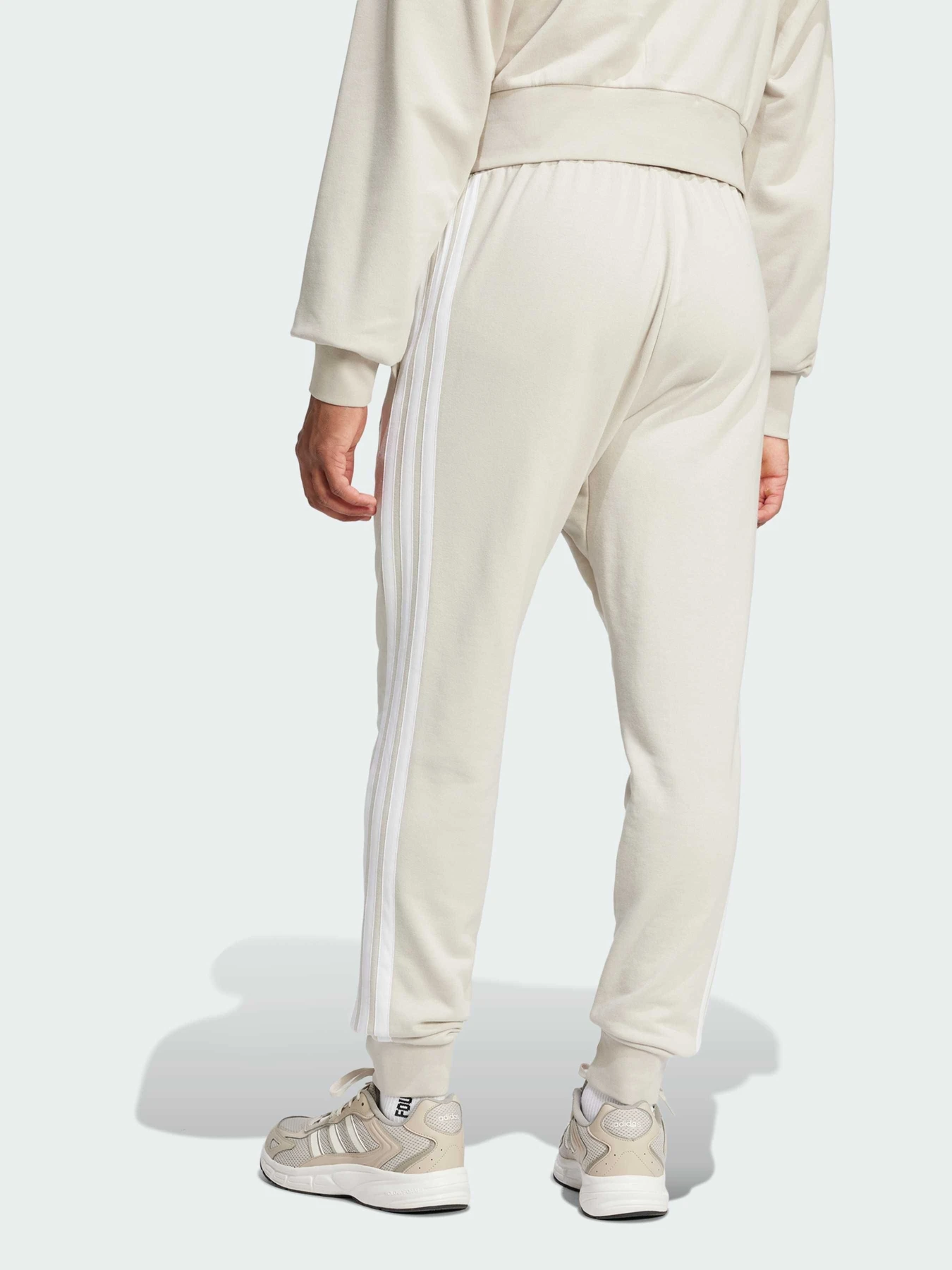 Брюки Adidas модель JE6353 Брюки Adidas модель JE6353 Фото