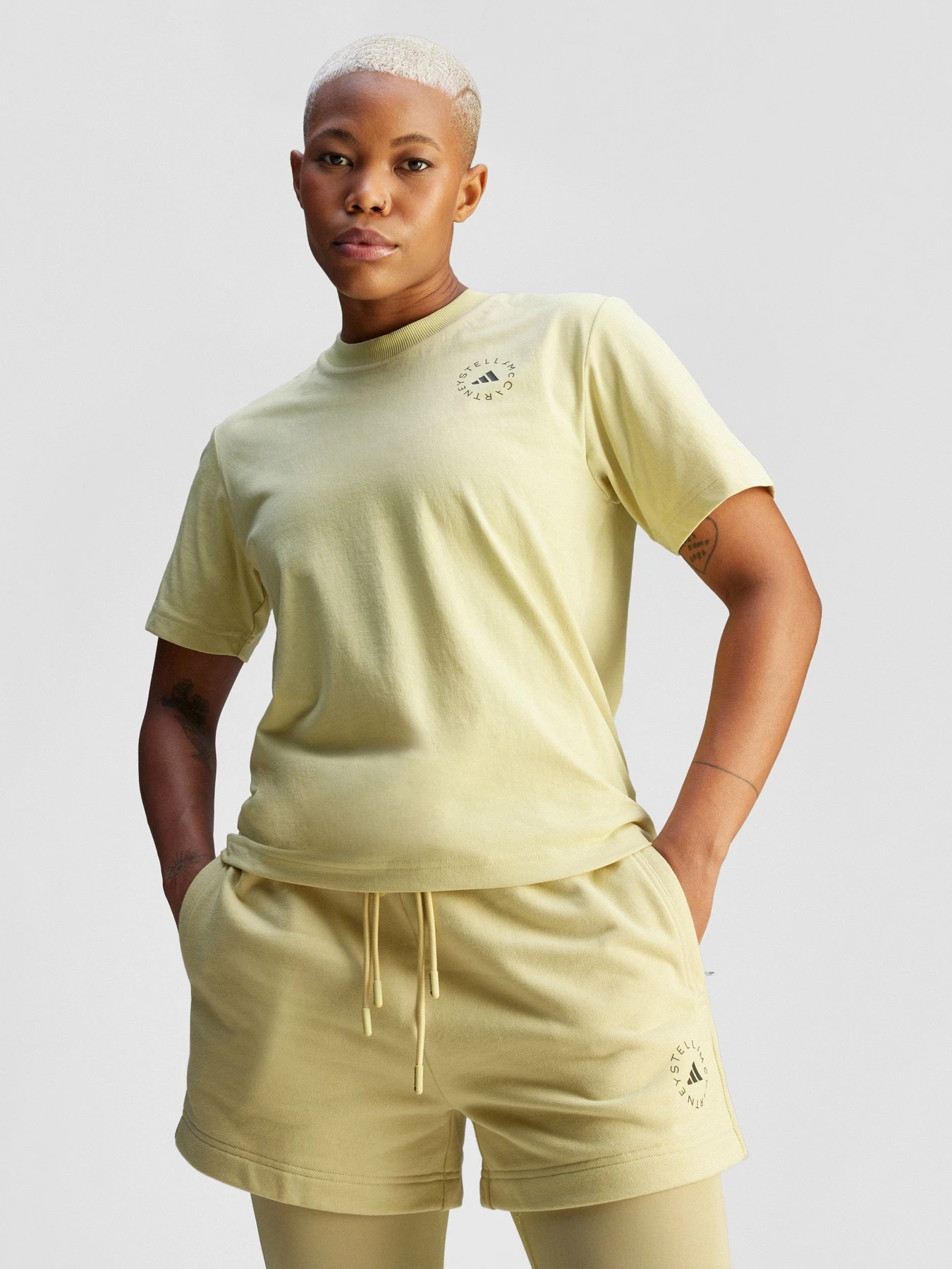 Футболки и поло Adidas модель JI5164 Футболки и поло Adidas модель JI5164 Фото
