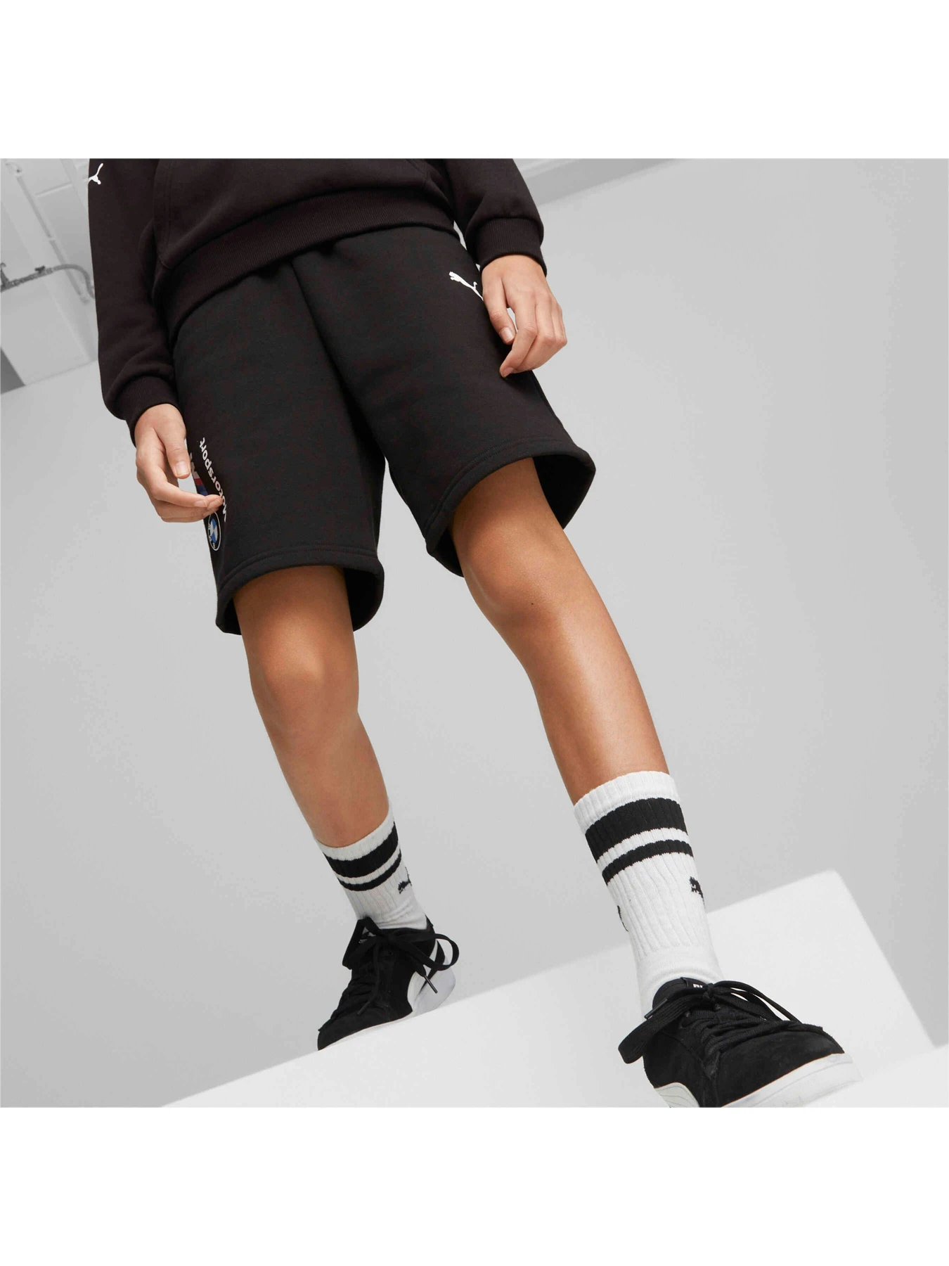 Шорти PUMA Bmw Mms Kids Ess Shorts модель 538313 Шорти PUMA Bmw Mms Kids Ess Shorts модель 538313 Фото