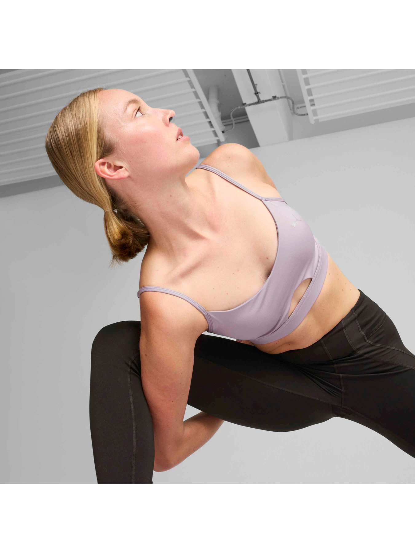 Футболки и поло PUMA Move Ultrabare Sculpting Bra модель 525744 Футболки и поло PUMA Move Ultrabare Sculpting Bra модель 525744 Фото