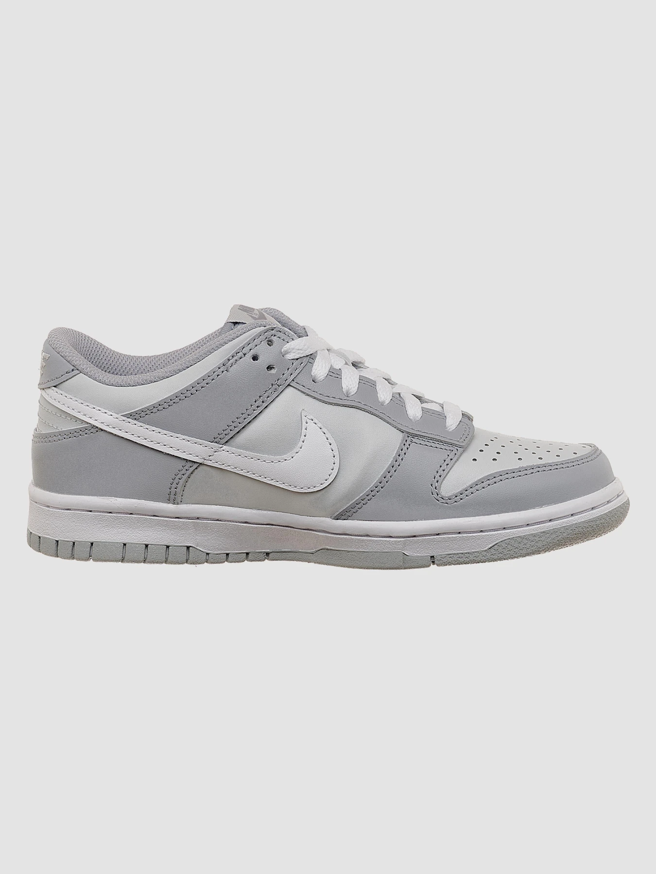 Кросівки NIKE Dunk Low Two-Toned модель DH9765-001 Кросівки NIKE Dunk Low Two-Toned модель DH9765-001 Фото