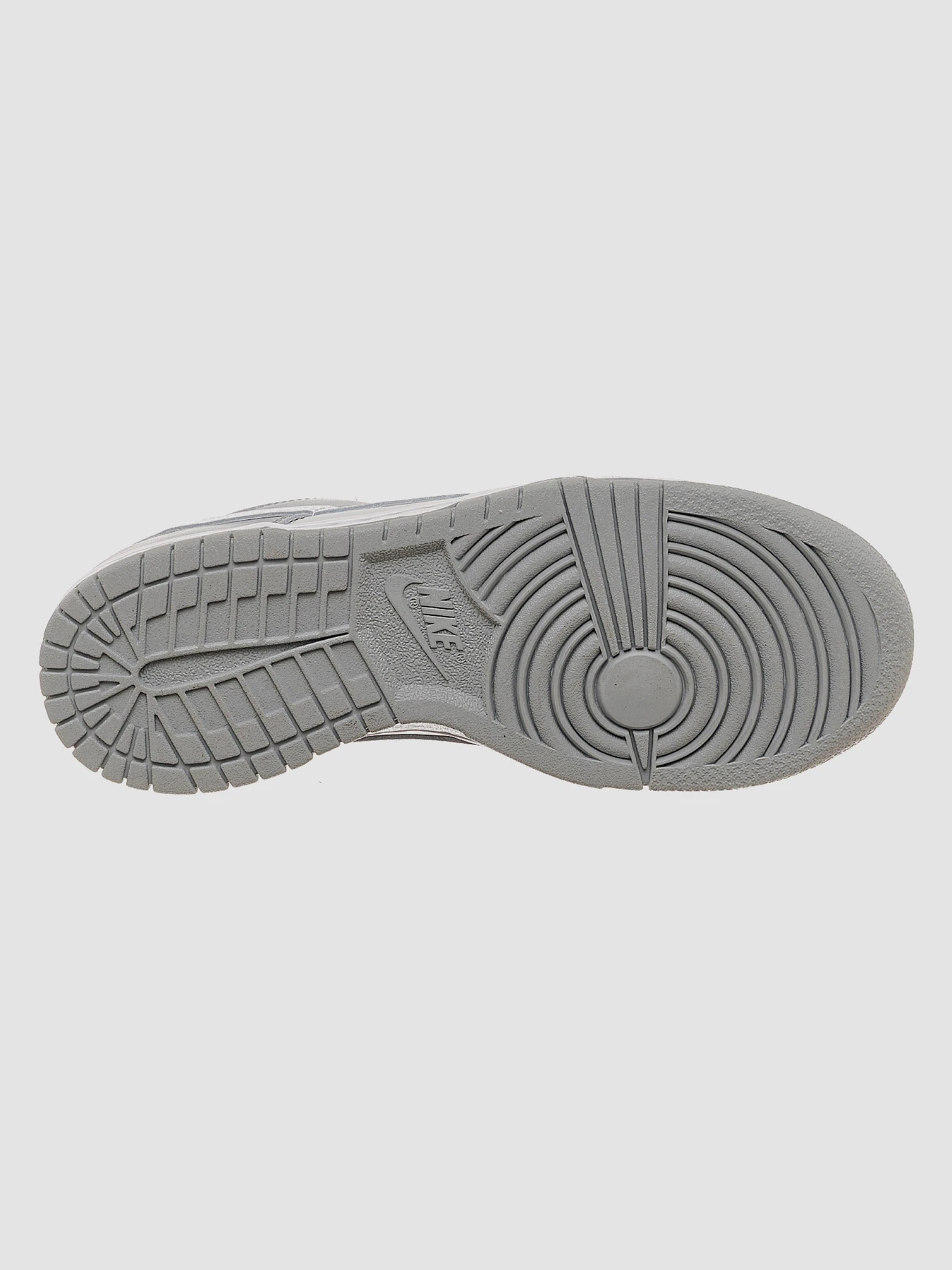 Кросівки NIKE Dunk Low Two-Toned модель DH9765-001 Кросівки NIKE Dunk Low Two-Toned модель DH9765-001 Фото