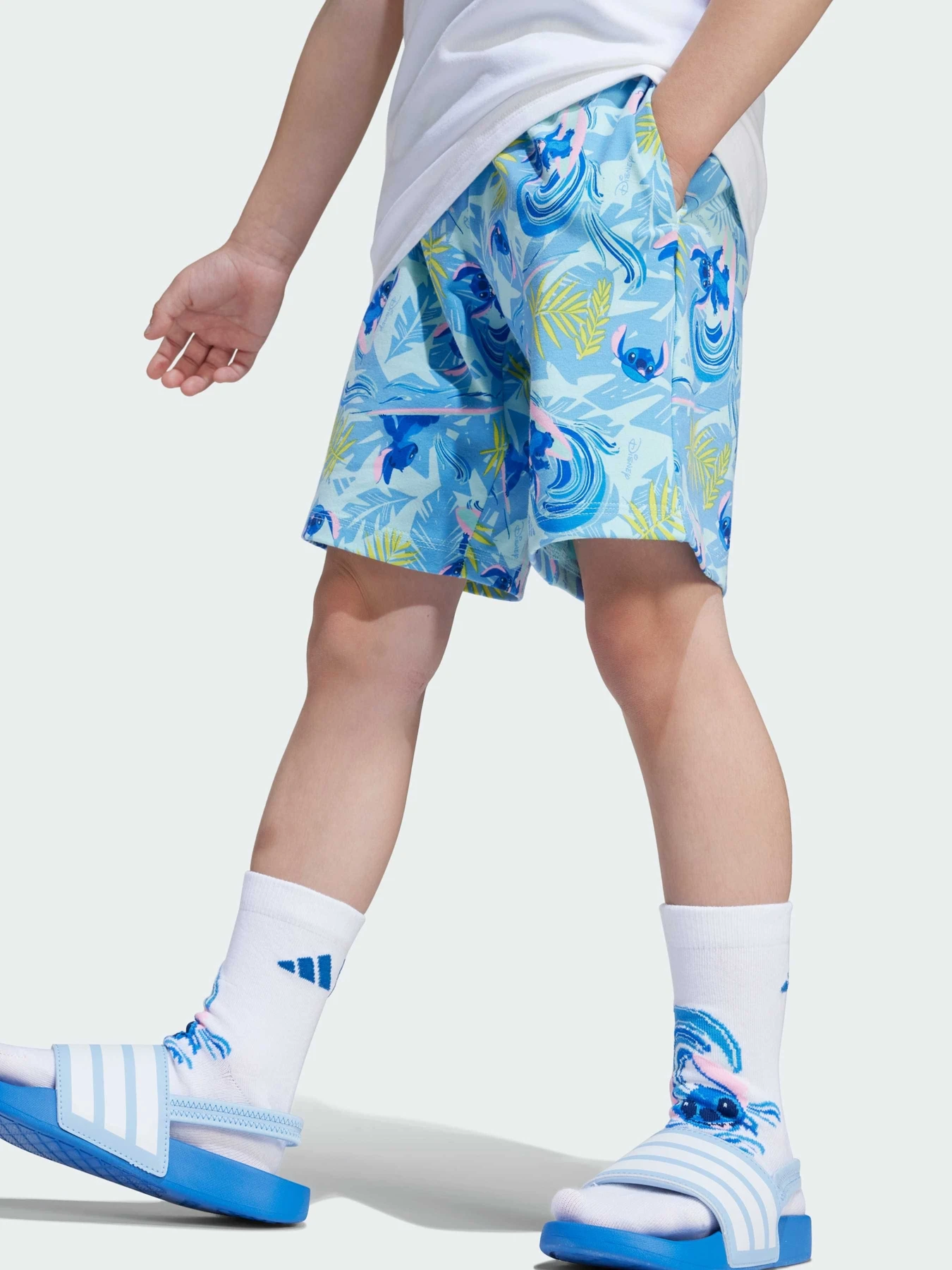 Костюмы Adidas x Disney модель JF3659 Костюмы Adidas x Disney модель JF3659 Фото