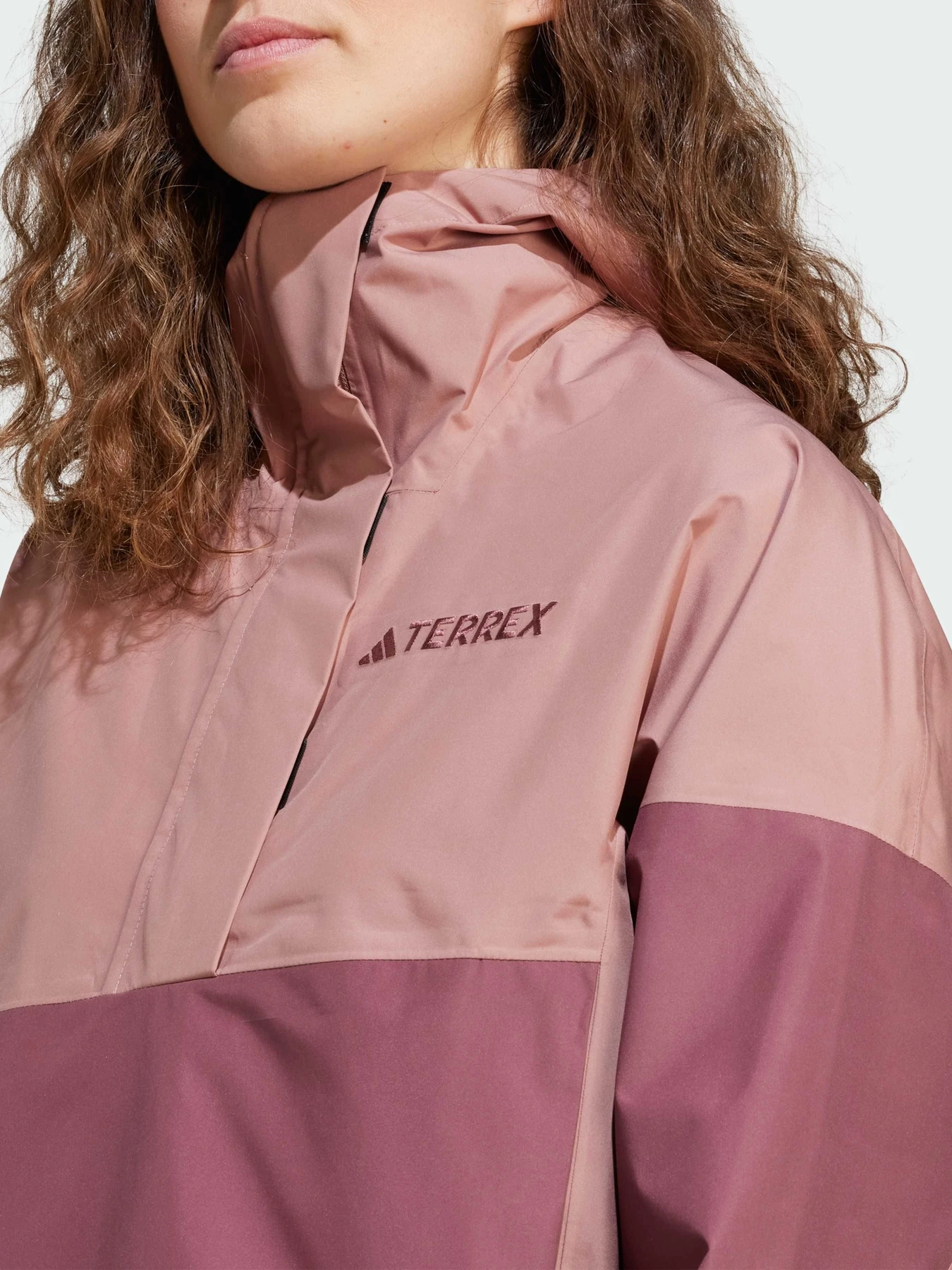 Куртки та дублянки Adidas Terrex модель JD8370 Фото