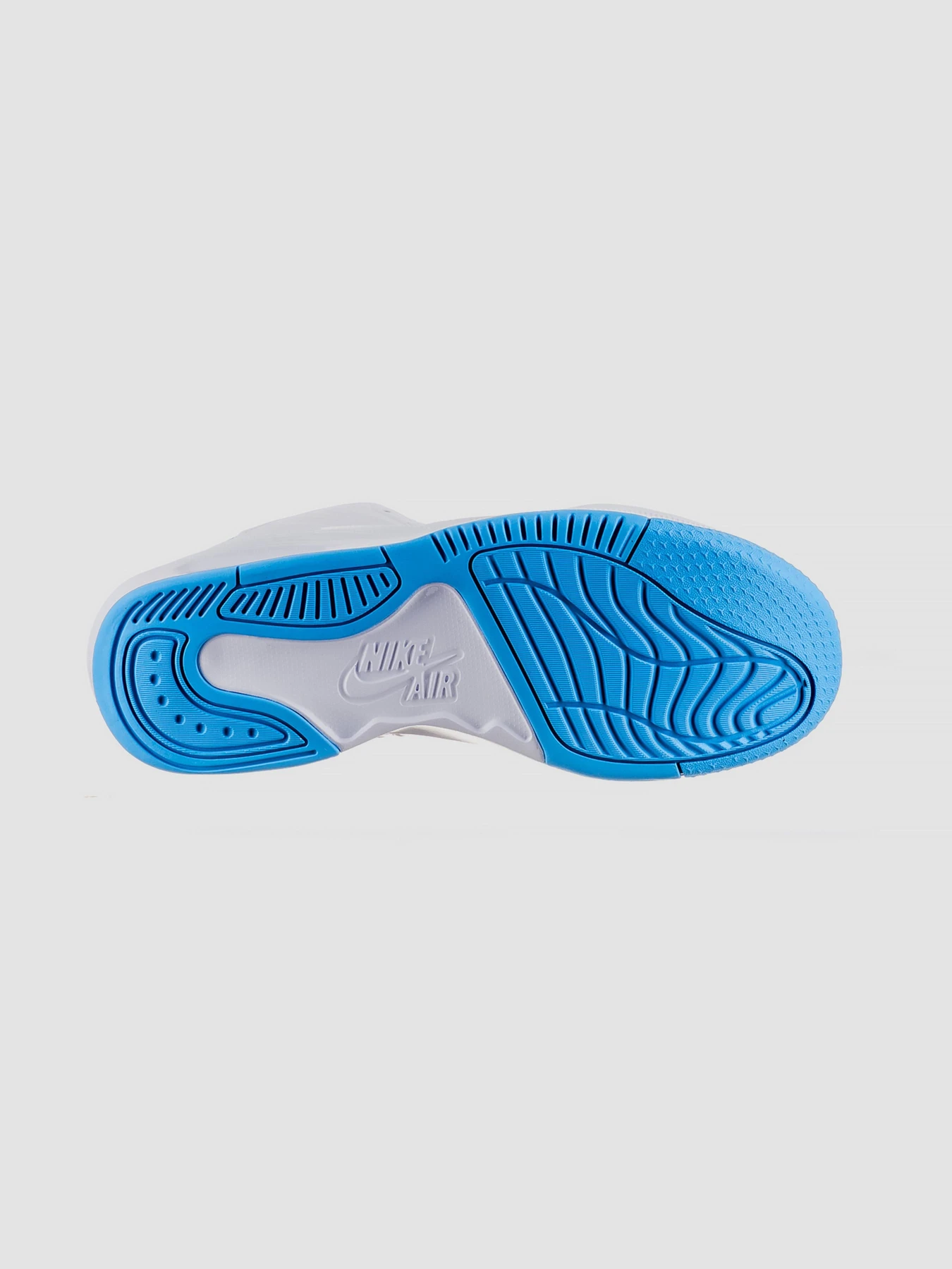 Кроссовки Jordan Max Aura 5 модель DZ4353-104 Кроссовки Jordan Max Aura 5 модель DZ4353-104 Фото