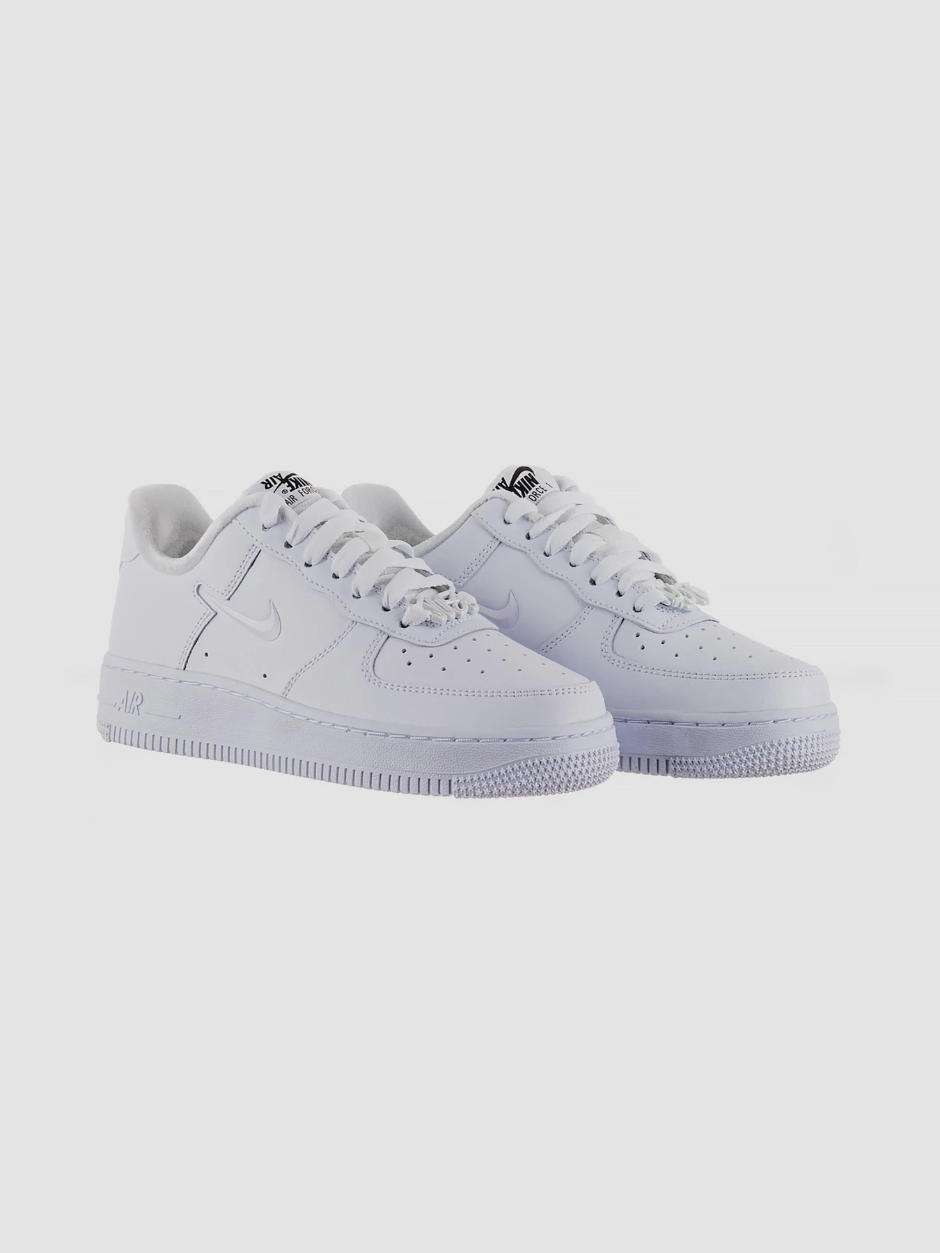 Кросівки NIKE Air Force 1 Low '07 Se Just Do It Triple модель FB8251-100 Кросівки NIKE Air Force 1 Low '07 Se Just Do It Triple модель FB8251-100 Фото