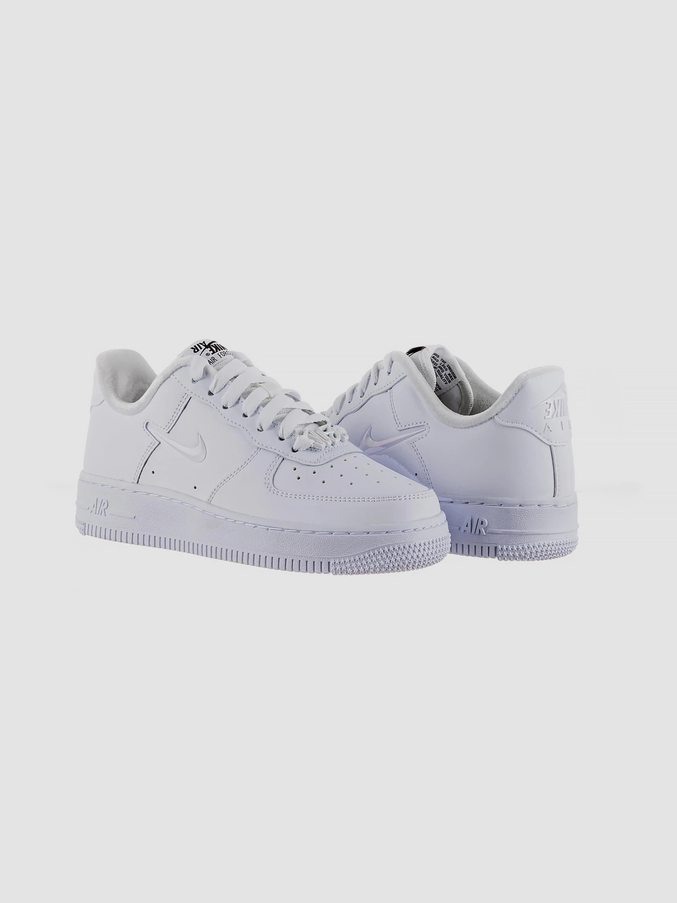Кросівки NIKE Air Force 1 Low '07 Se Just Do It Triple модель FB8251-100 Кросівки NIKE Air Force 1 Low '07 Se Just Do It Triple модель FB8251-100 Фото