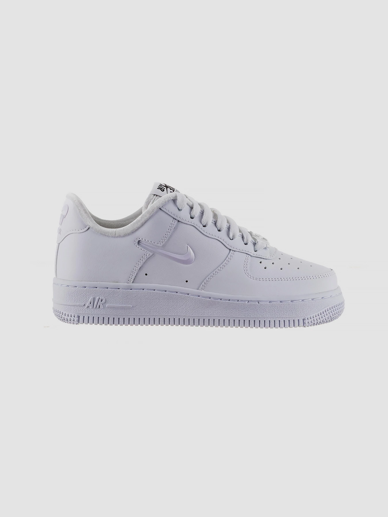 Кросівки NIKE Air Force 1 Low '07 Se Just Do It Triple модель FB8251-100 Кросівки NIKE Air Force 1 Low '07 Se Just Do It Triple модель FB8251-100 Фото