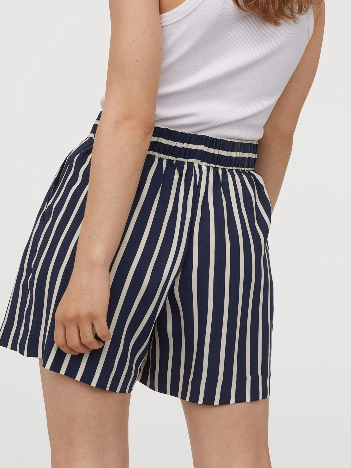 Шорти H&M модель 46140 Фото