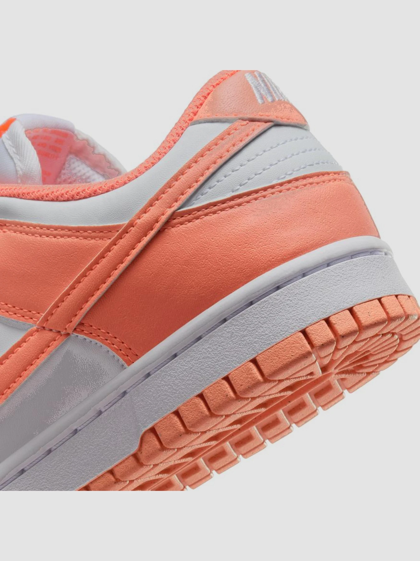 Кроссовки NIKE Dunk Low Next Nature модель DD1873-109 Фото