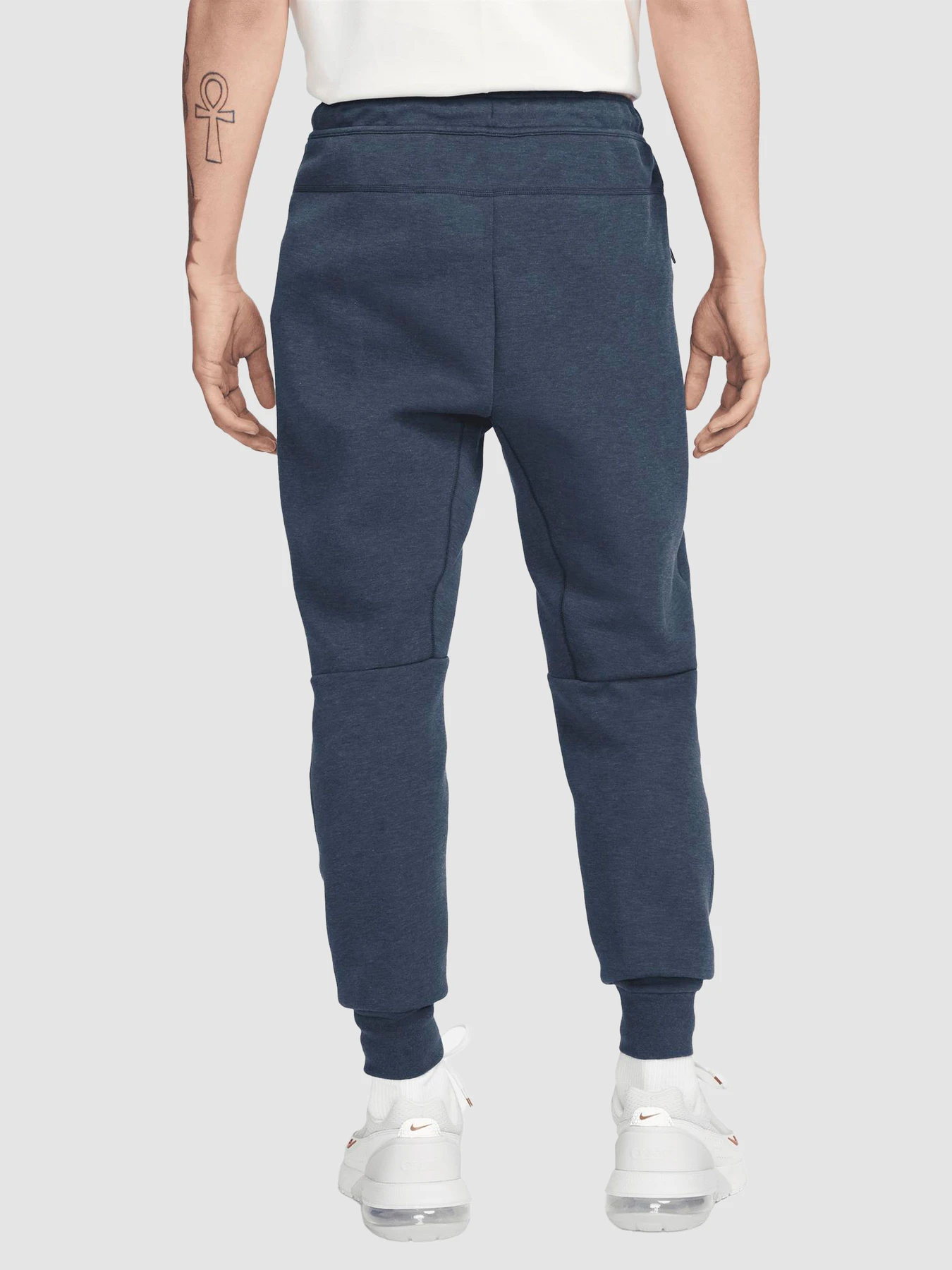 Штани NIKE portswear Tech Fleece Joggers модель FB8002-473 Штани NIKE portswear Tech Fleece Joggers модель FB8002-473 Фото