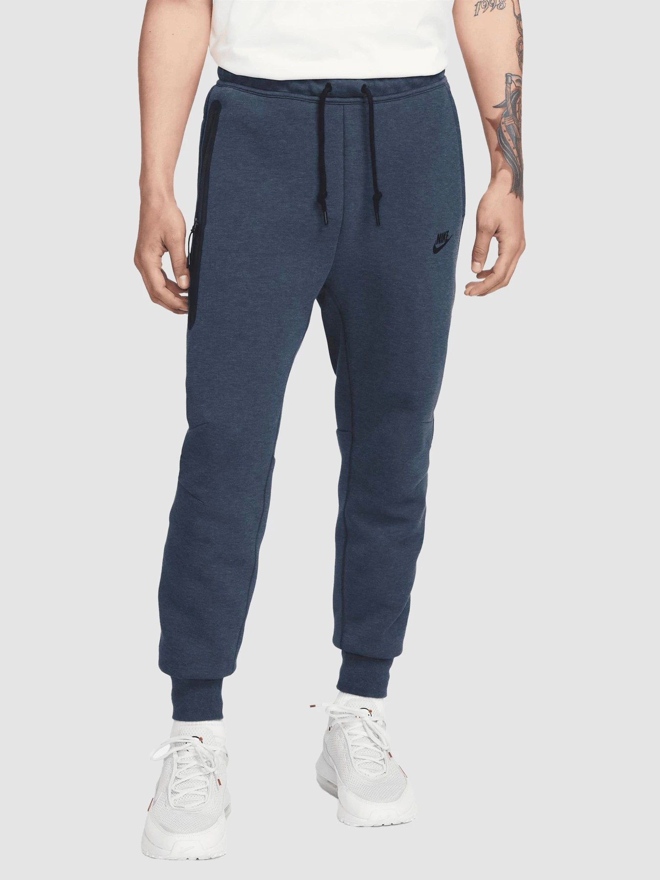 Штани NIKE portswear Tech Fleece Joggers модель FB8002-473 Штани NIKE portswear Tech Fleece Joggers модель FB8002-473 Фото